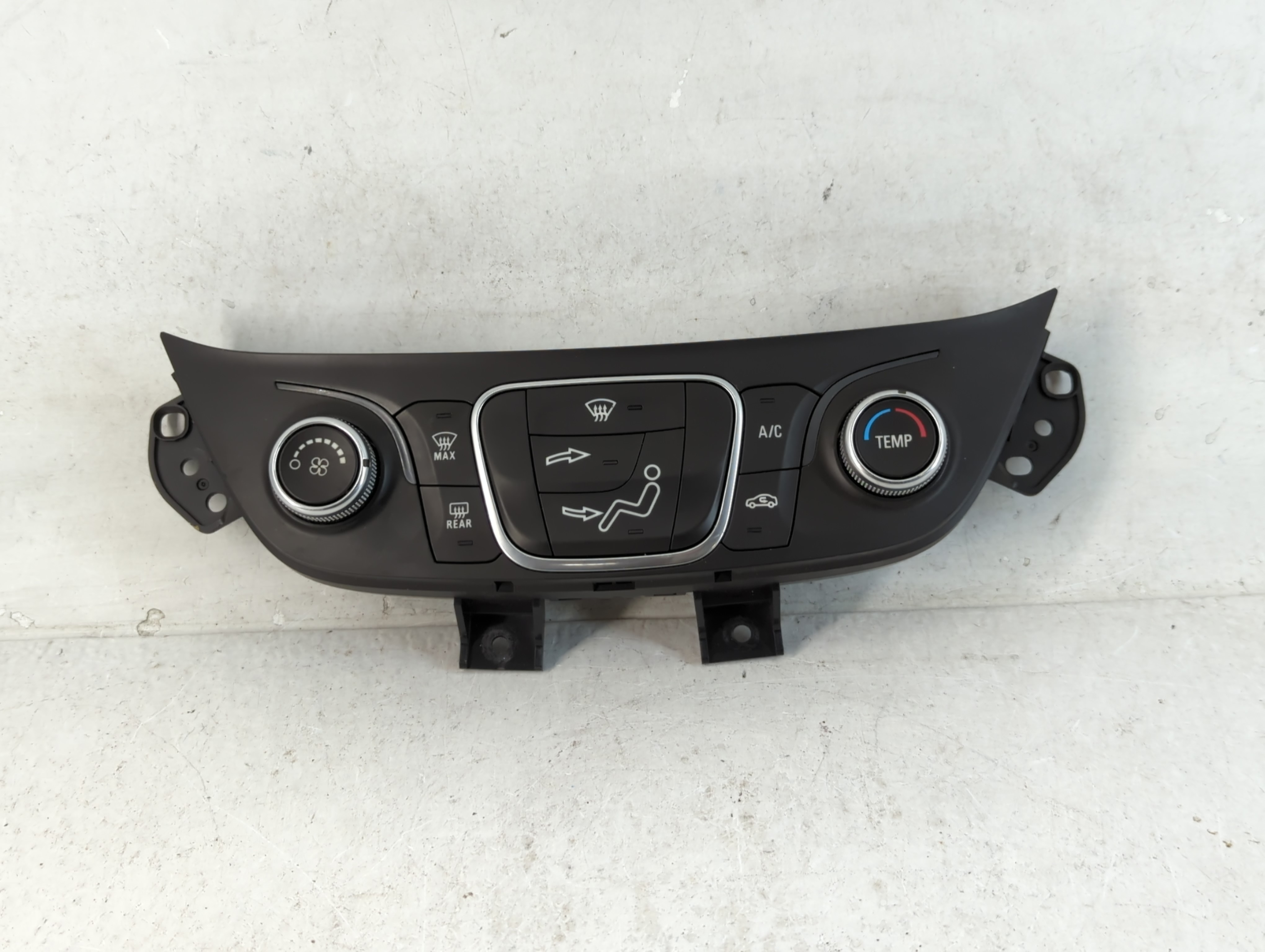 2018-2018 Chevrolet Equinox Ac Heater Climate Control 84175393 803364 - Oemusedautoparts1.com