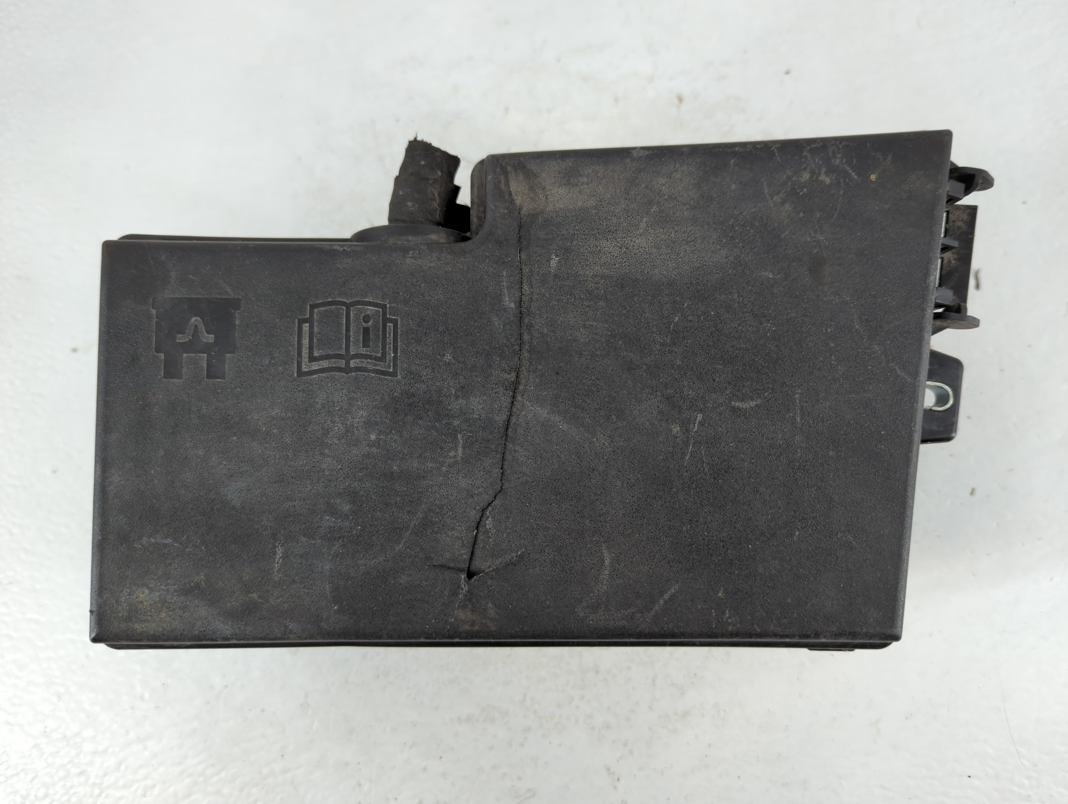 Picture of 2013-2016 Ford Escape Fusebox Fuse Box Relay Module 803377