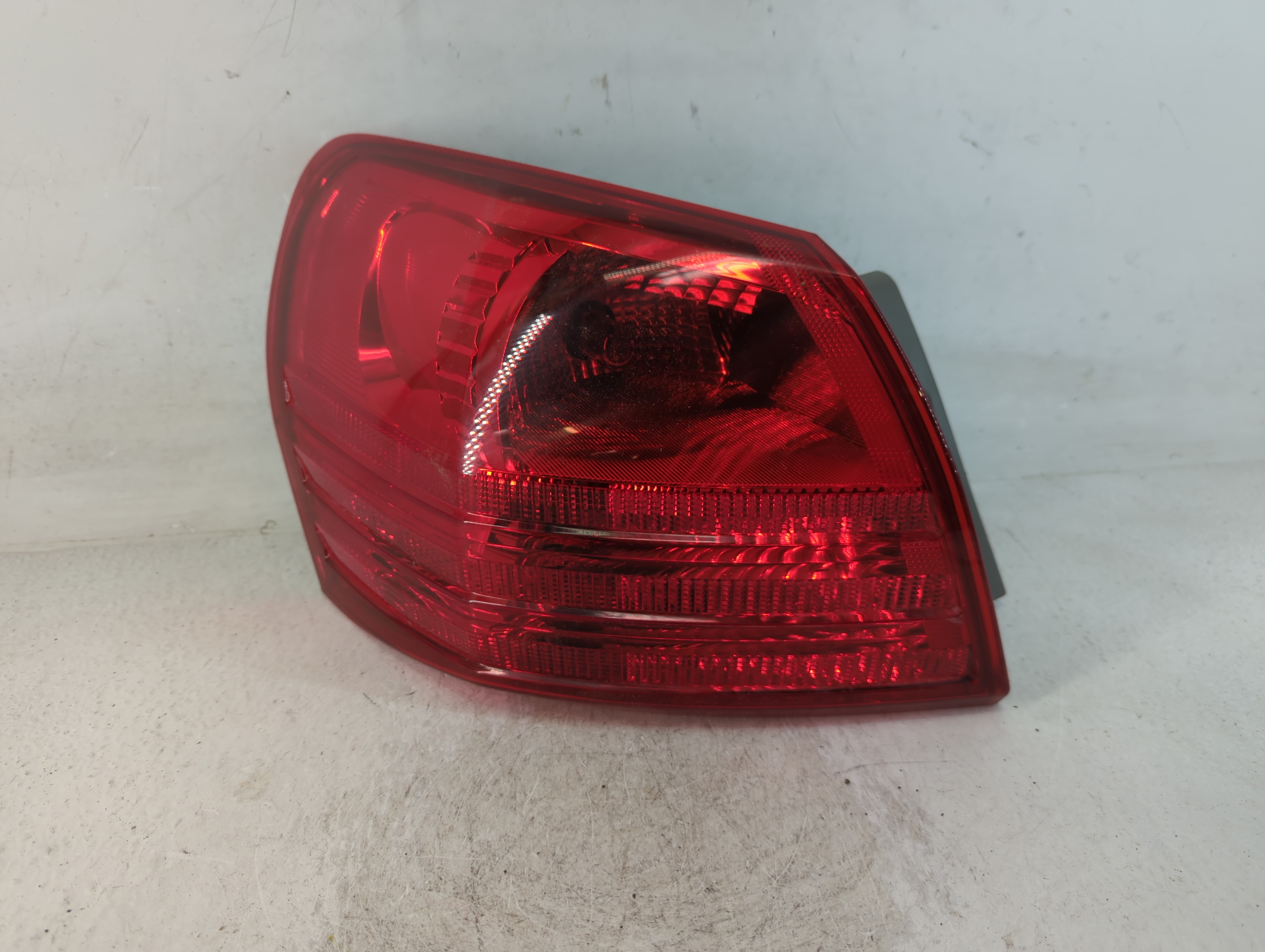 2008-2015 Nissan Rogue Driver Left Side Tail Light Taillight Oem 803380 - Oemusedautoparts1.com