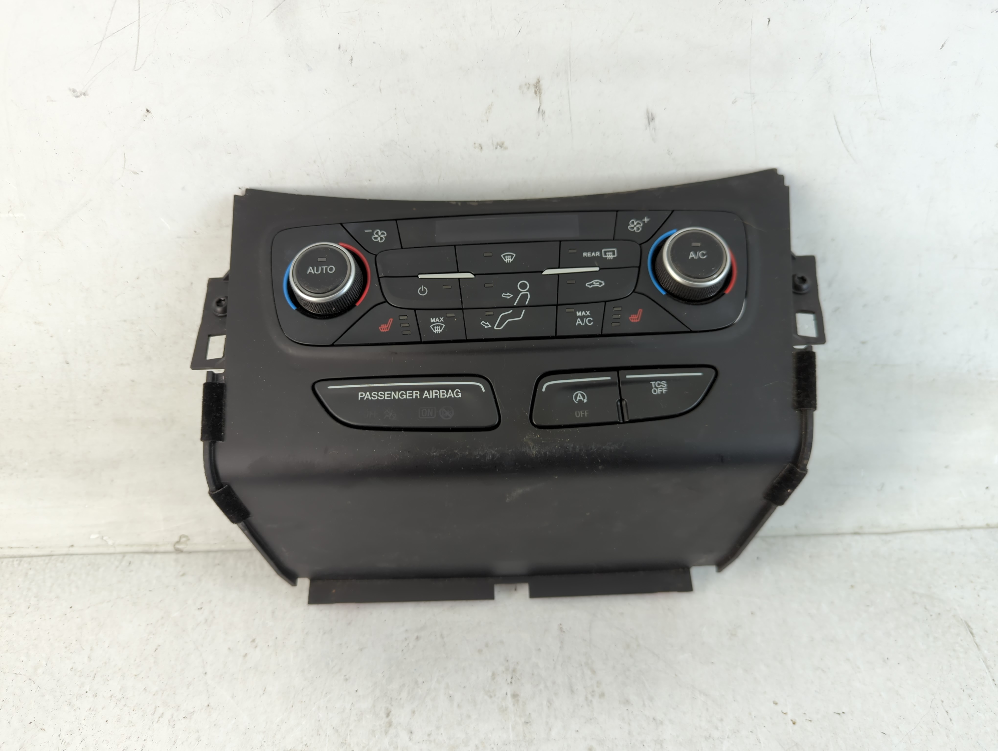 2018-2019 Ford Escape Ac Heater Climate Control Gj5t-18c612-ch 803395 - Oemusedautoparts1.com