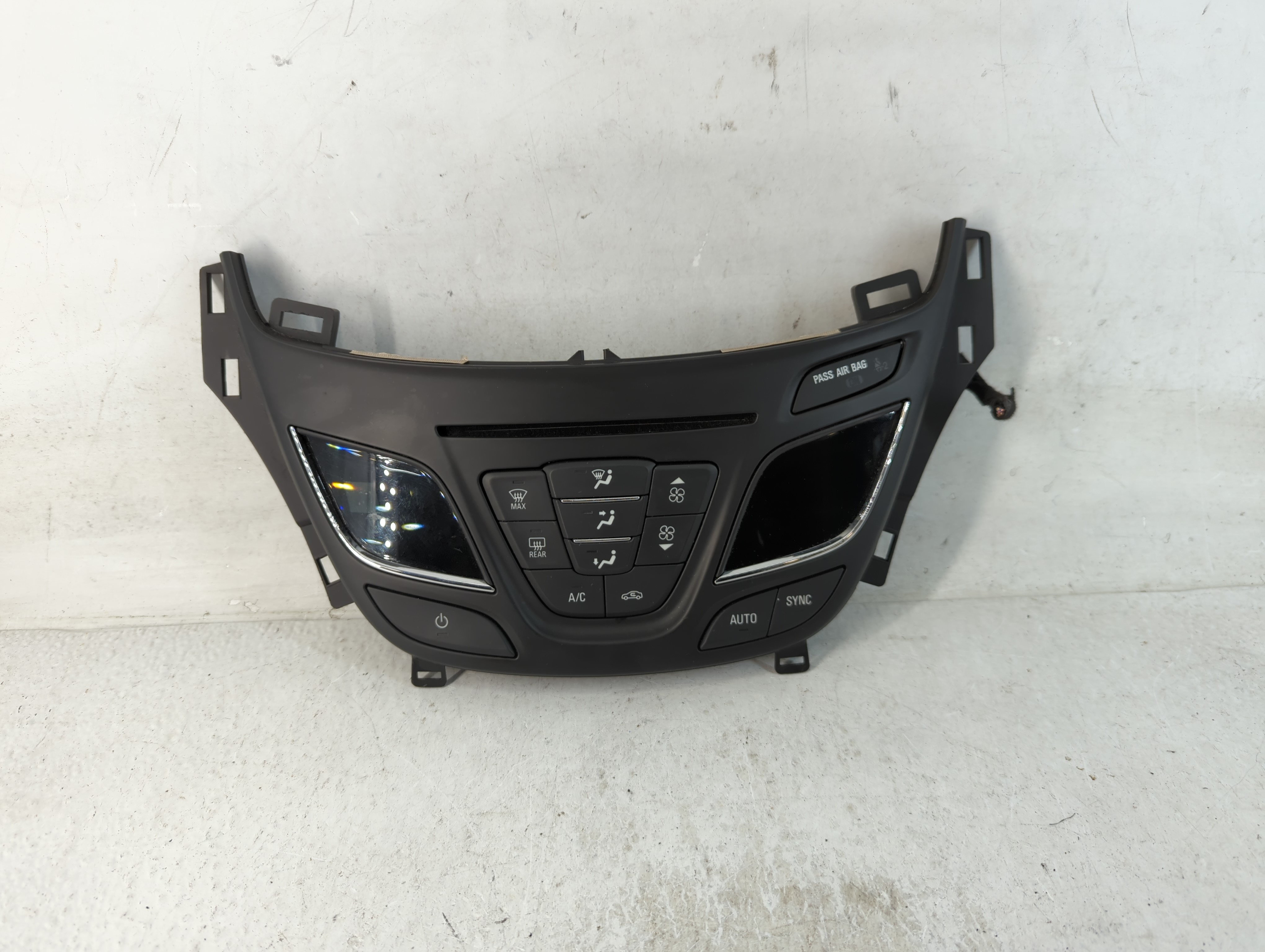 2014-2015 Buick Regal Ac Heater Climate Control 90924561 803402 - Oemusedautoparts1.com