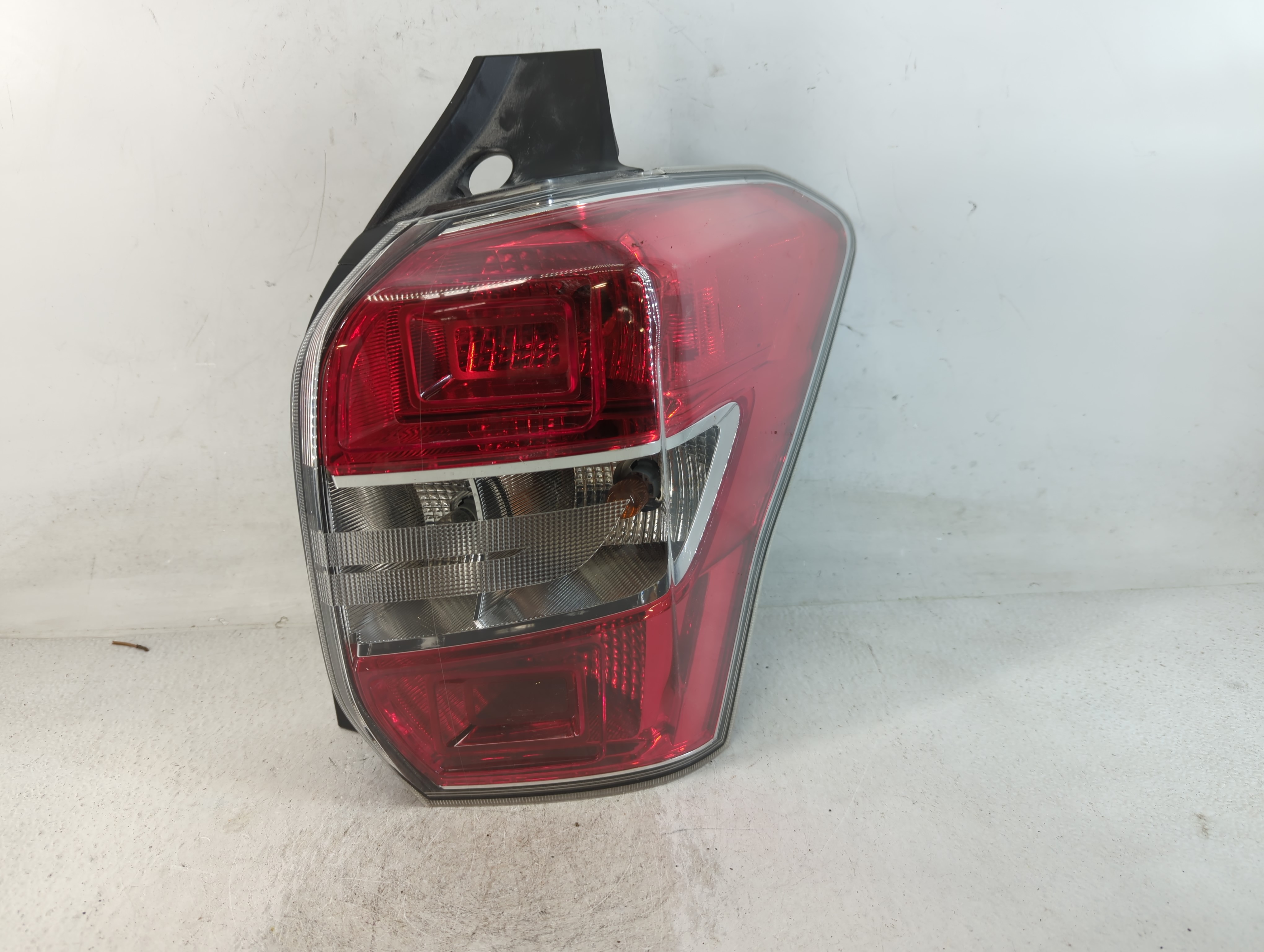 2015 Subaru Forester Passenger Right Side Tail Light Taillight Oem 803403 - Oemusedautoparts1.com