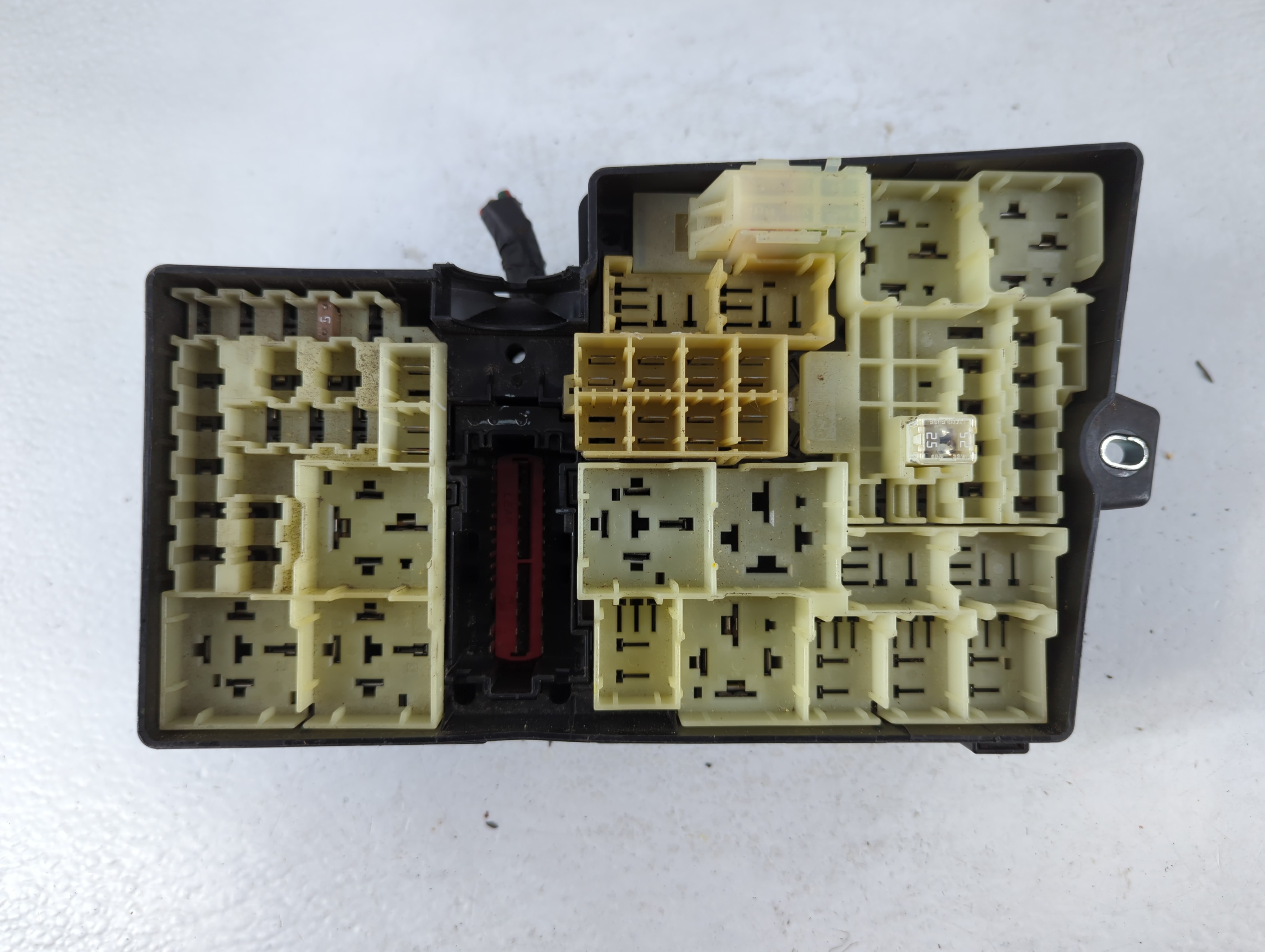 2017-2018 Ford Focus Fusebox Fuse Box Relay Module 803464 - Oemusedautoparts1.com