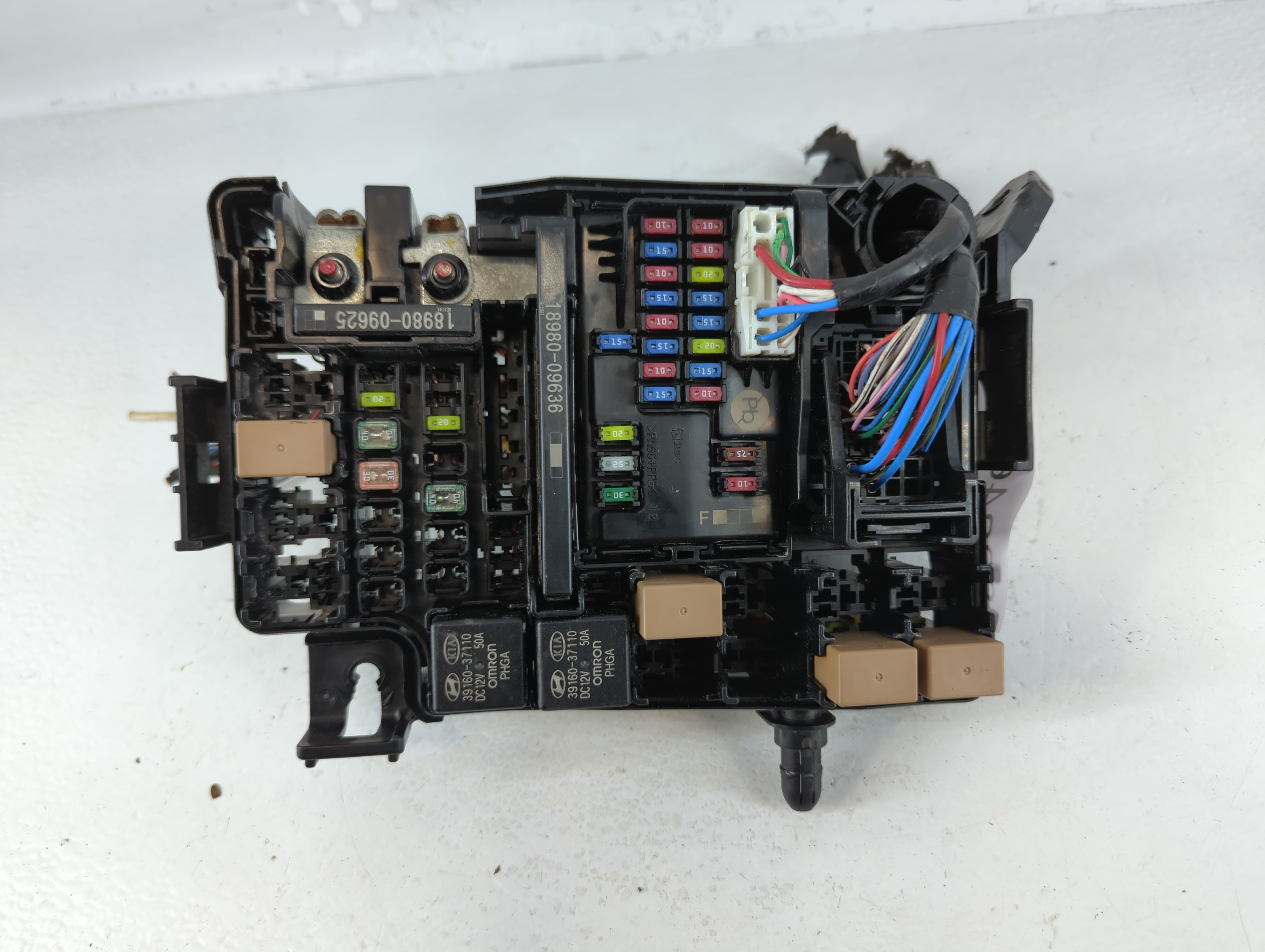 2018-2021 Hyundai Kona Fusebox Fuse Box Relay Module 803466 - Oemusedautoparts1.com