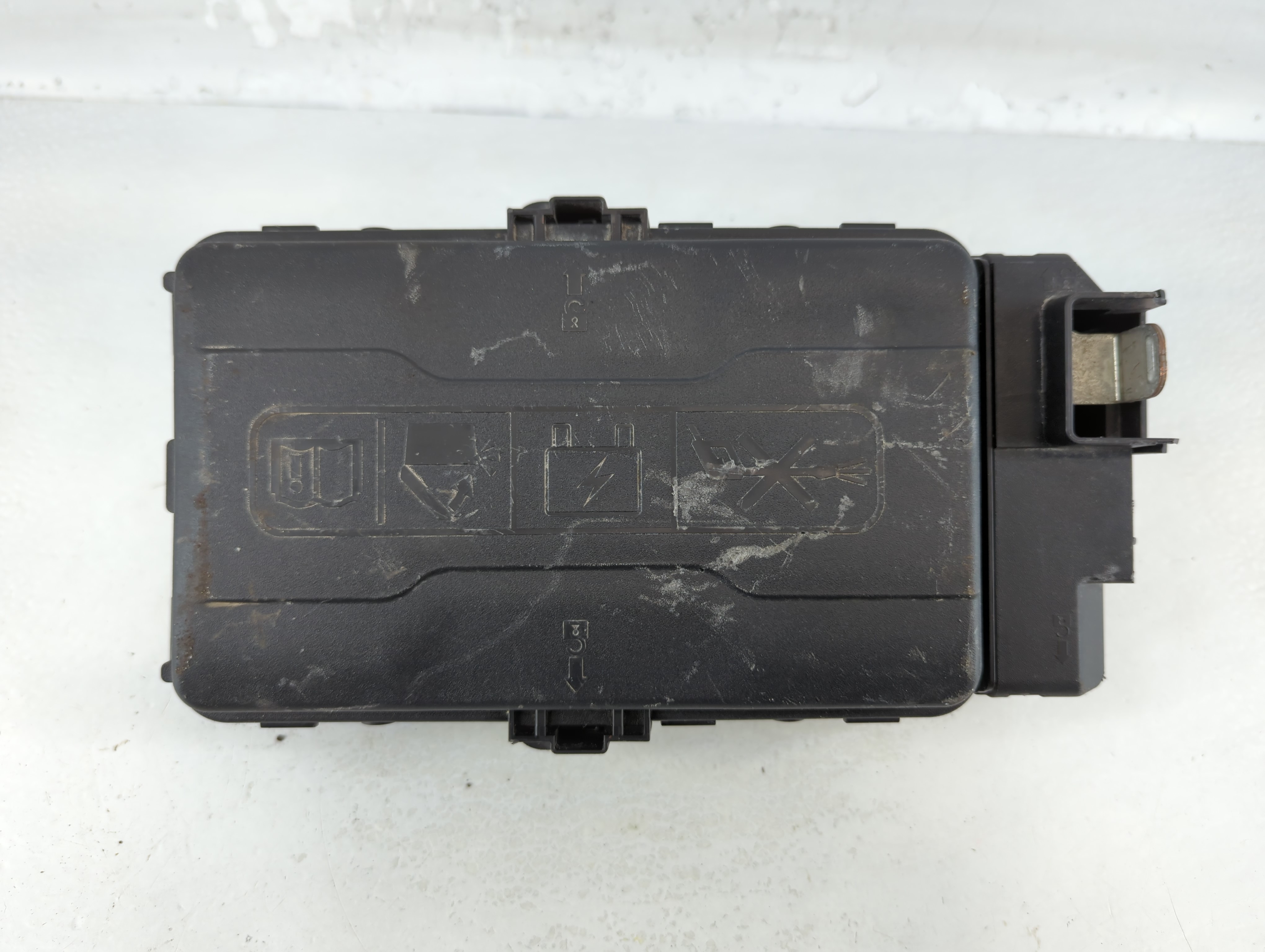 2016-2017 Chevrolet Malibu Fusebox Fuse Box Relay Module 84144636-01 803505 - Oemusedautoparts1.com
