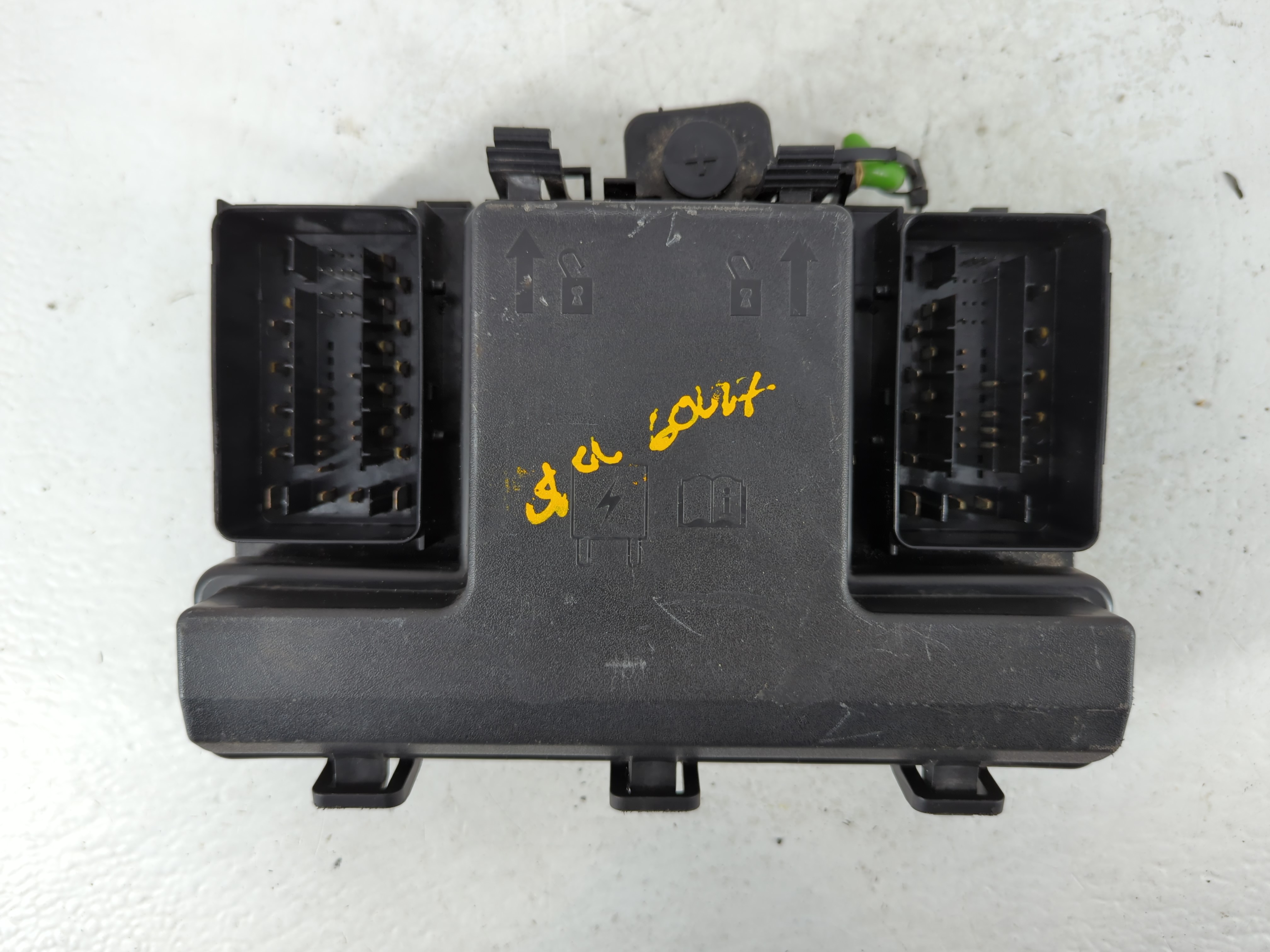 2017-2020 Ford Fusion Fusebox Fuse Box Relay Module 803768 - Oemusedautoparts1.com