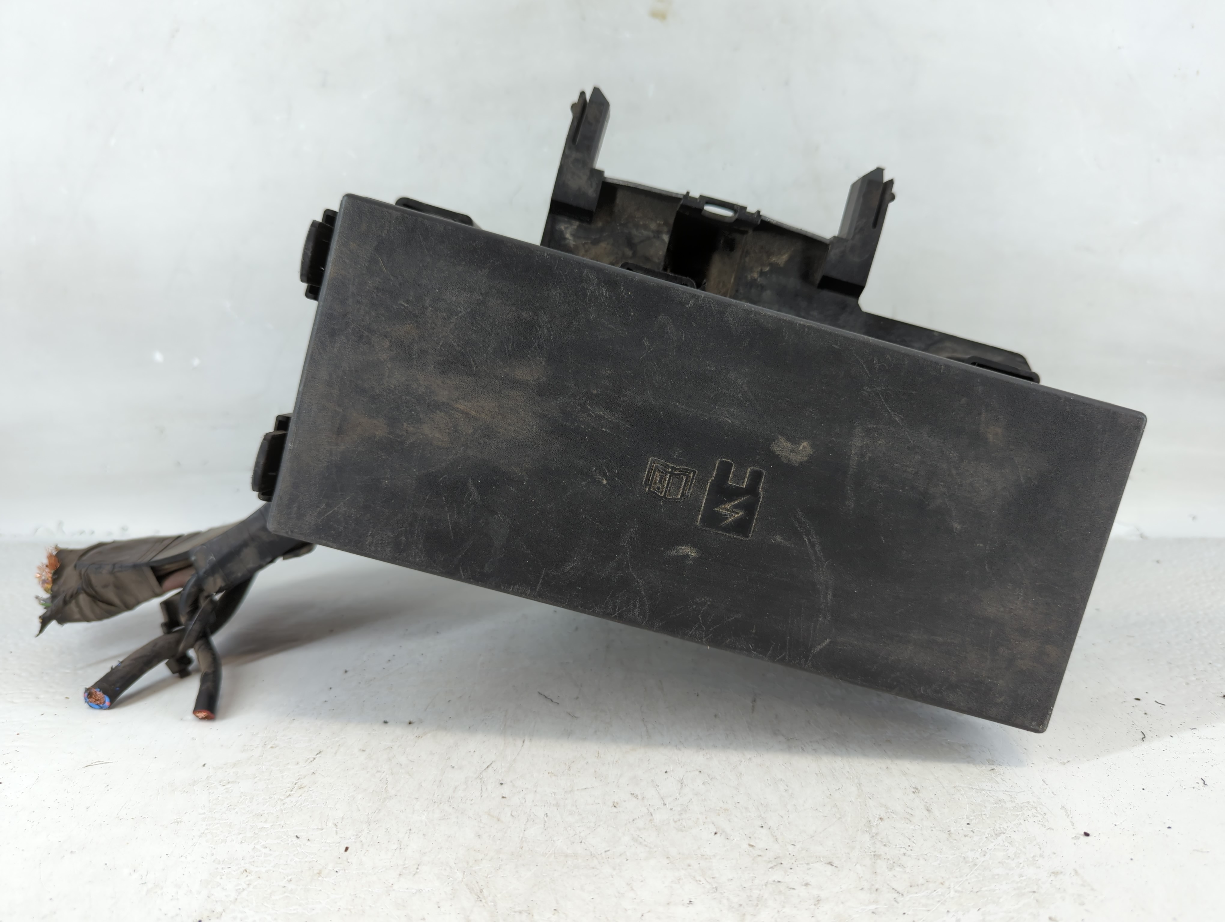 2014-2015 Ford Explorer Fusebox Fuse Box Relay Module Bt4t-14a003-aa 803779 - Oemusedautoparts1.com