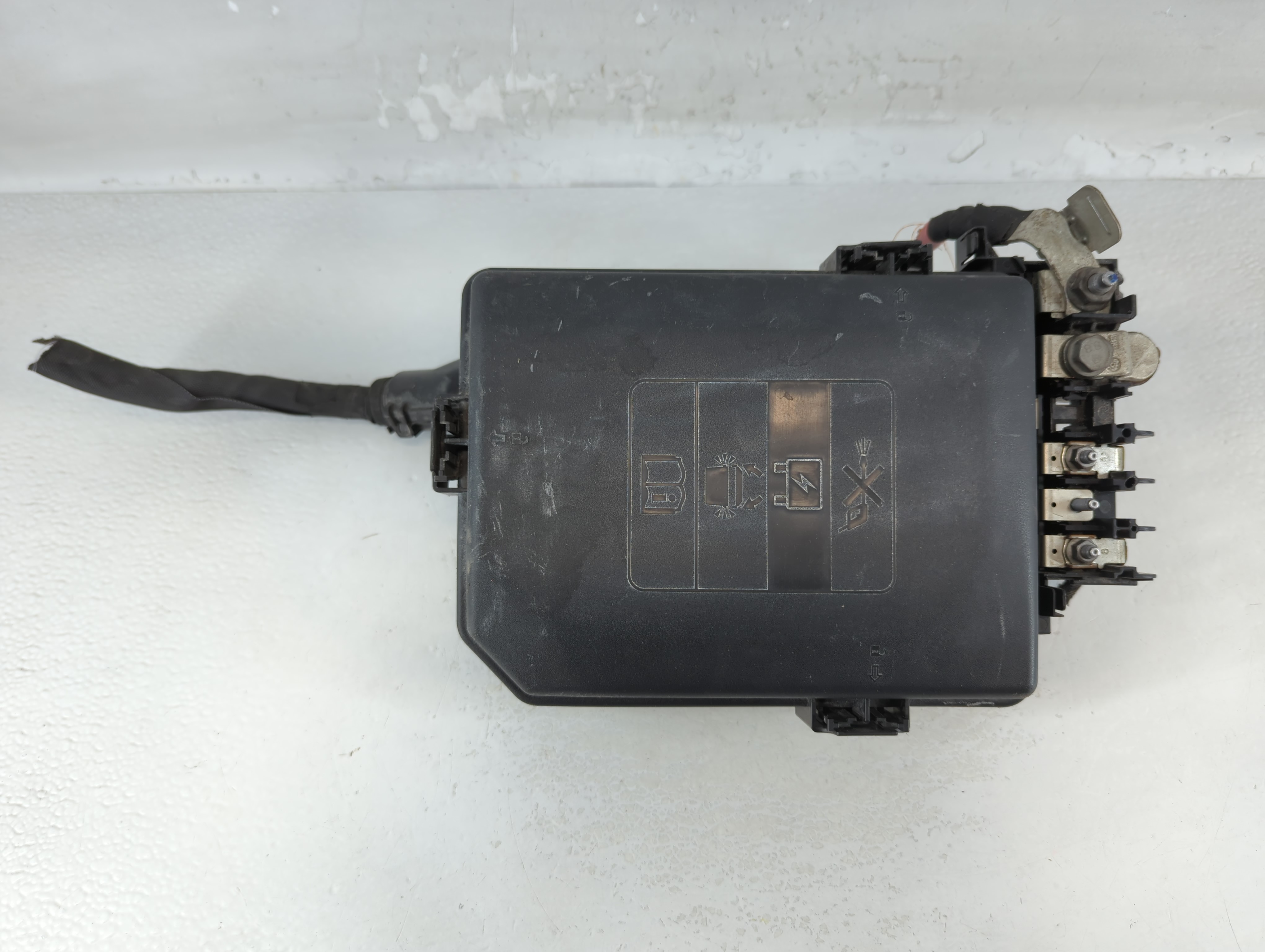 2016-2018 Chevrolet Cruze Fusebox Fuse Box Relay Module 42677660 803782 - Oemusedautoparts1.com