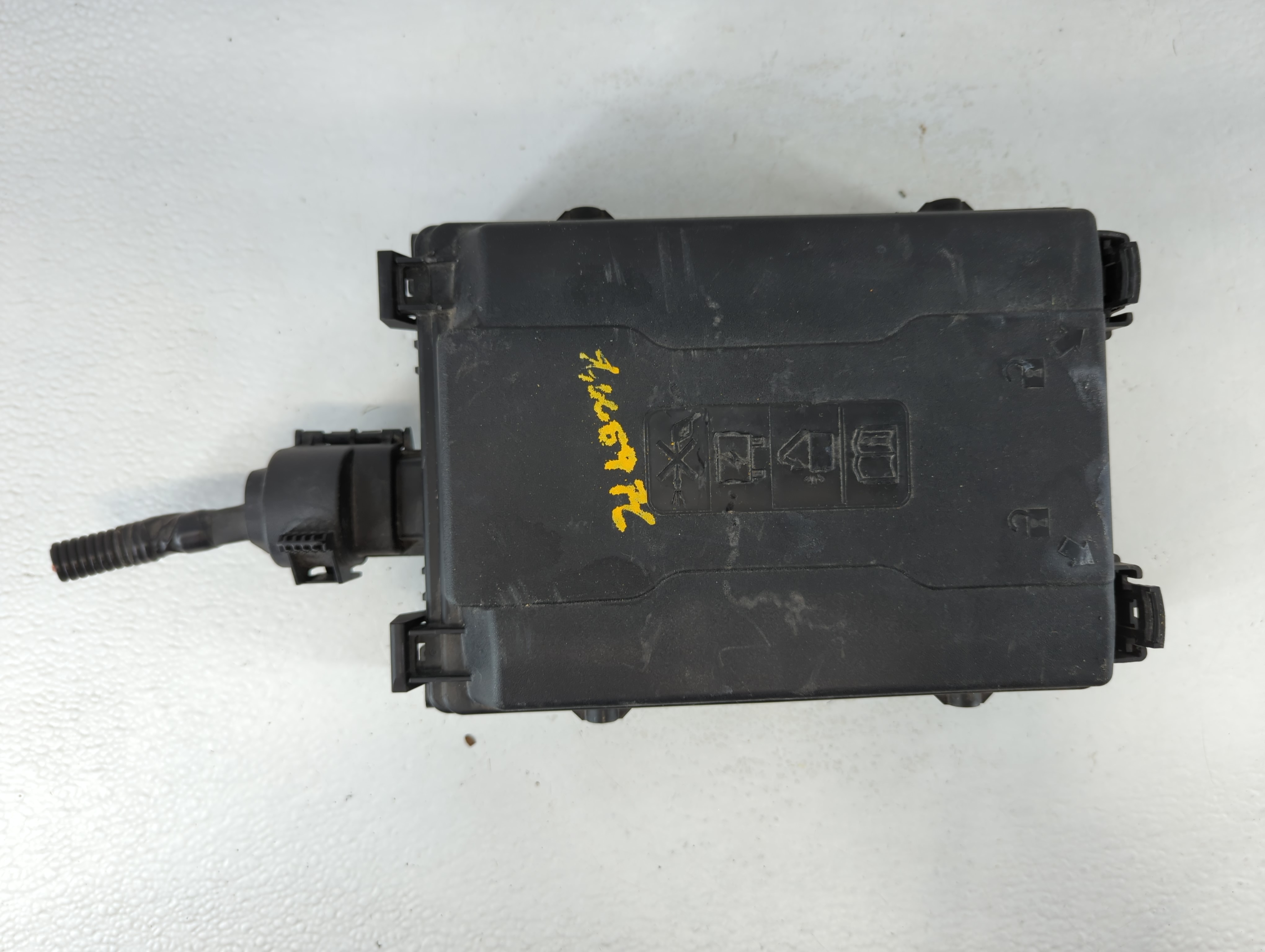 2015-2020 Cadillac Escalade Fusebox Fuse Box Relay Module 84114437 803862 - Oemusedautoparts1.com