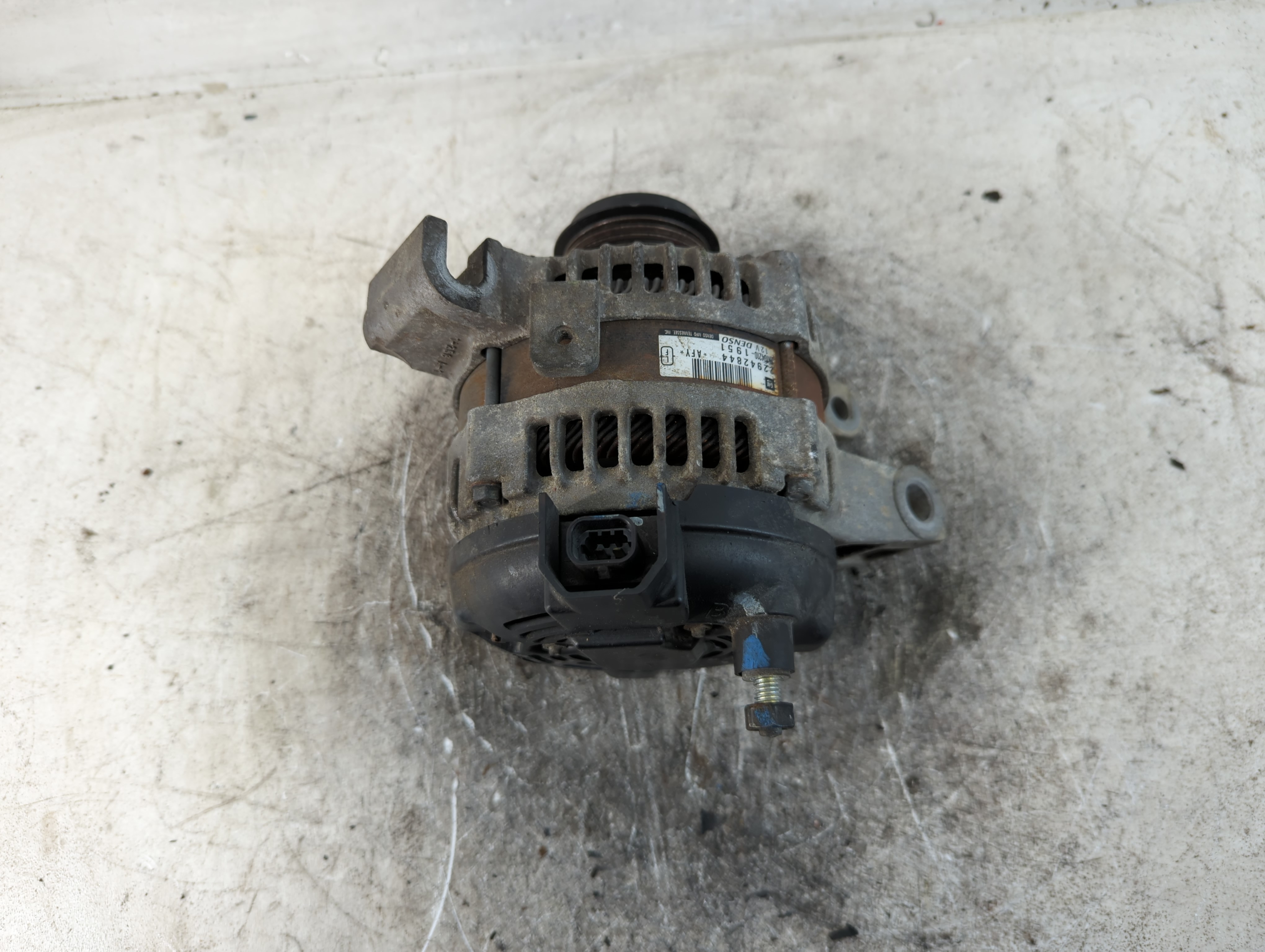 Gmc Yukon Xl 1500 Alternator Generator Charging Assembly Engine Oem 803883 - Oemusedautoparts1.com