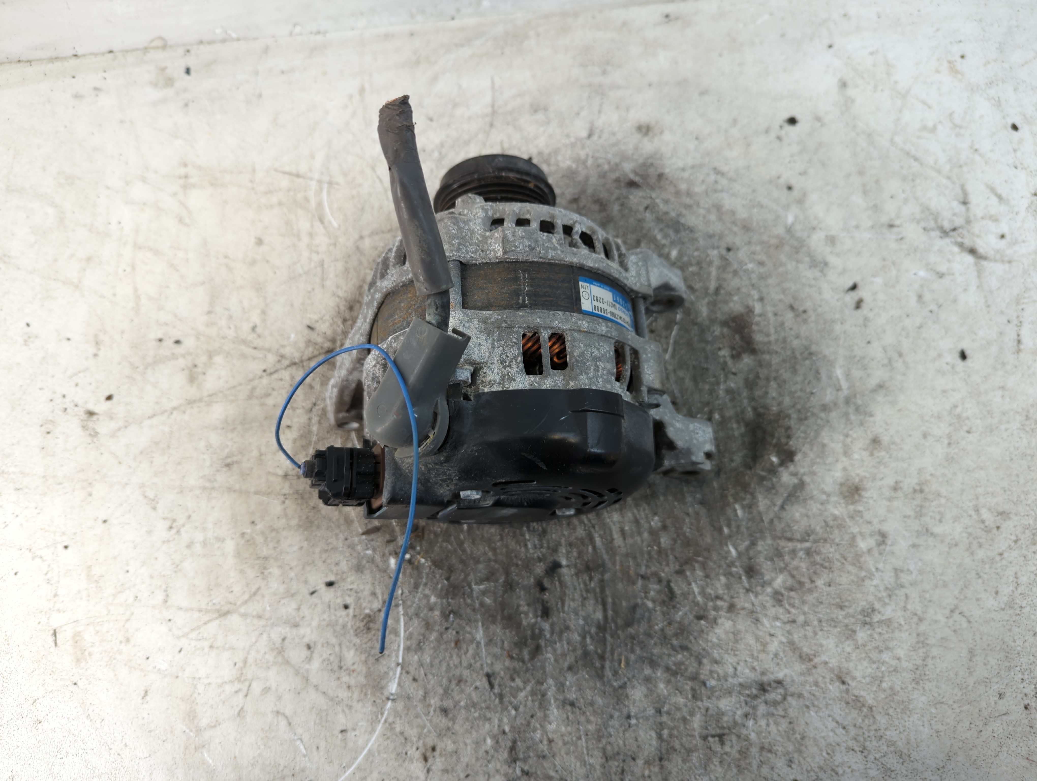 Picture of 2013-2018 Toyota Rav4 Alternator Generator Charging Assembly Engine Oem 803912