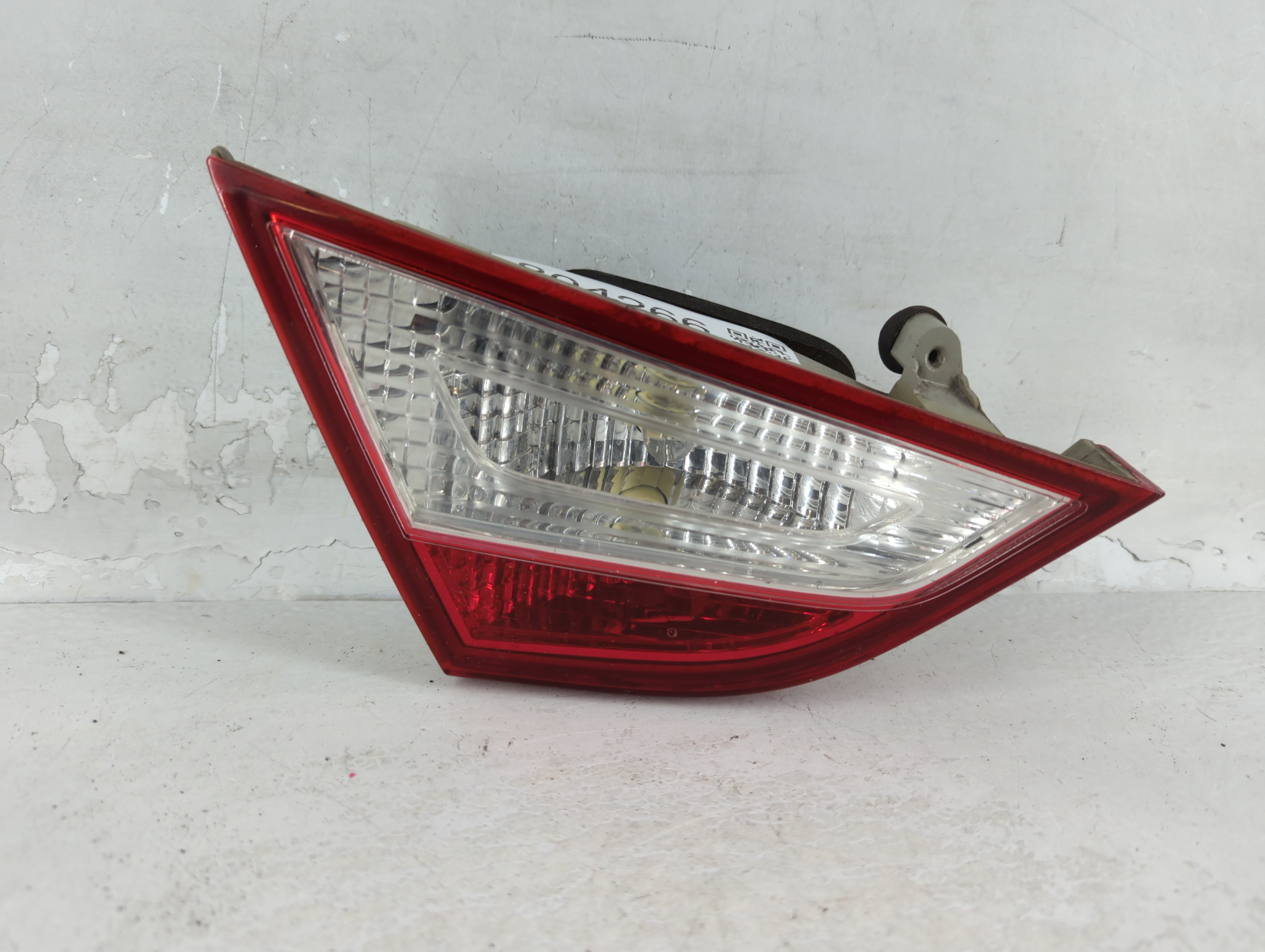 2011-2014 Hyundai Sonata Driver Left Side Tail Light Taillight Oem 804266 - Oemusedautoparts1.com