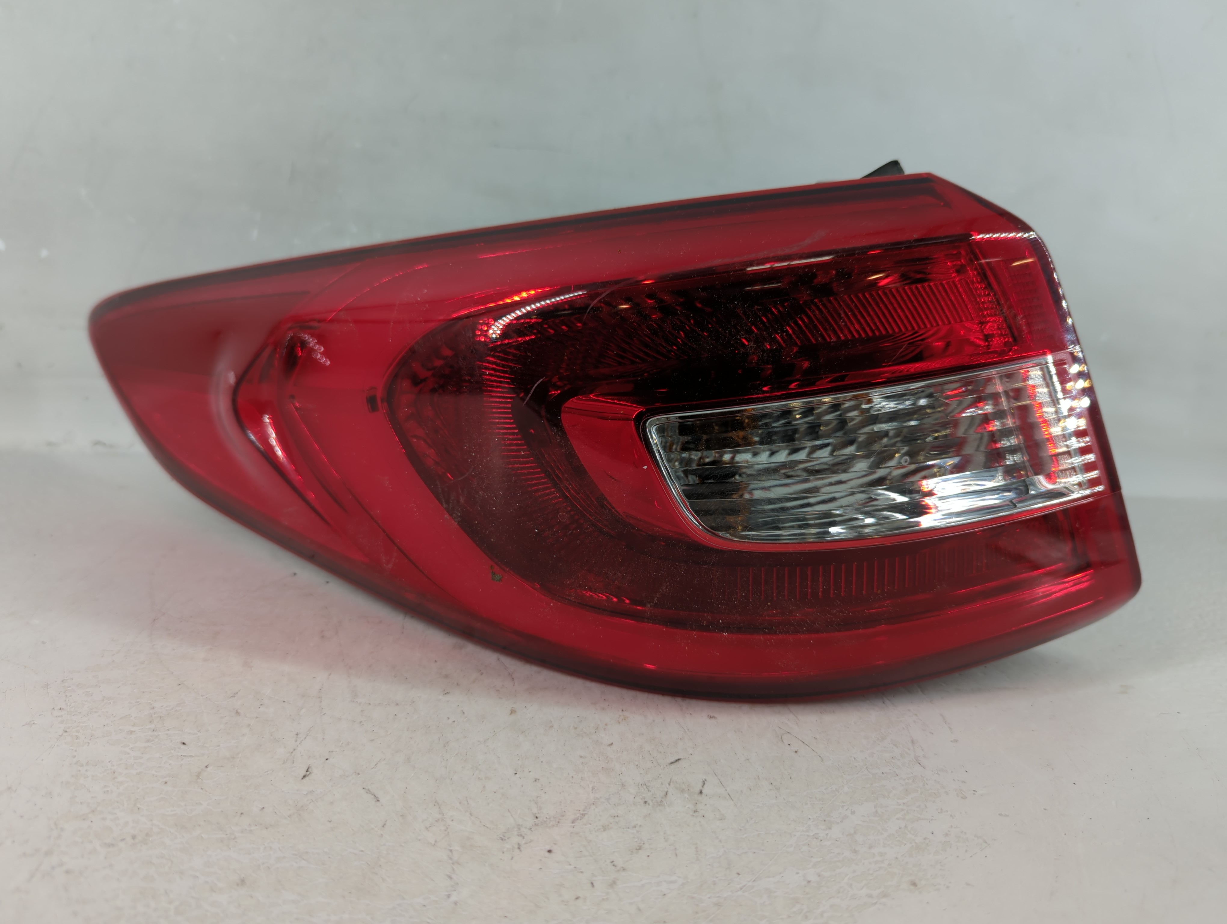 2015-2017 Hyundai Sonata Driver Left Side Tail Light Taillight Oem 804278 - Oemusedautoparts1.com