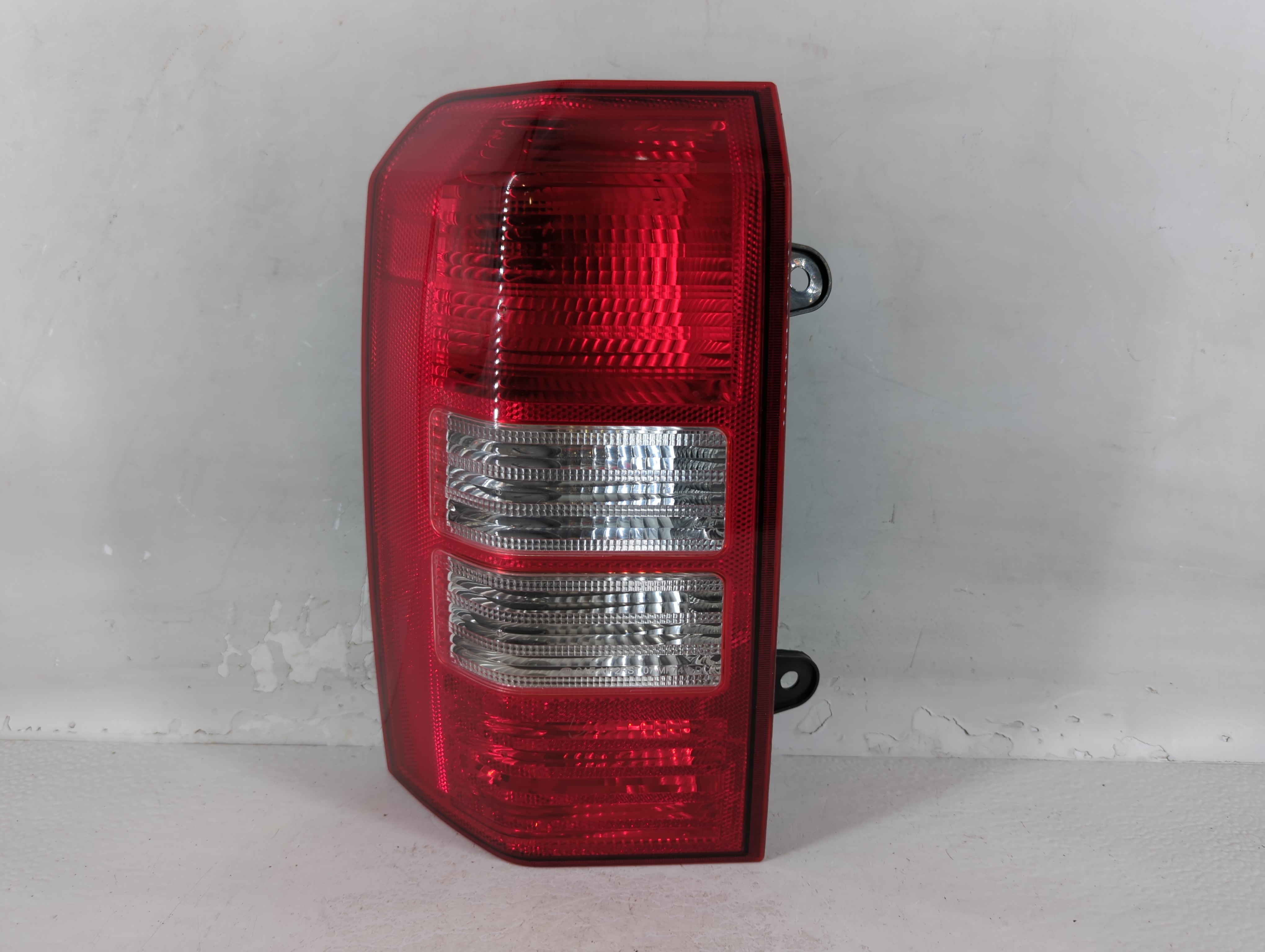 2008-2017 Jeep Patriot Driver Left Side Tail Light Taillight Oem 804286 - Oemusedautoparts1.com