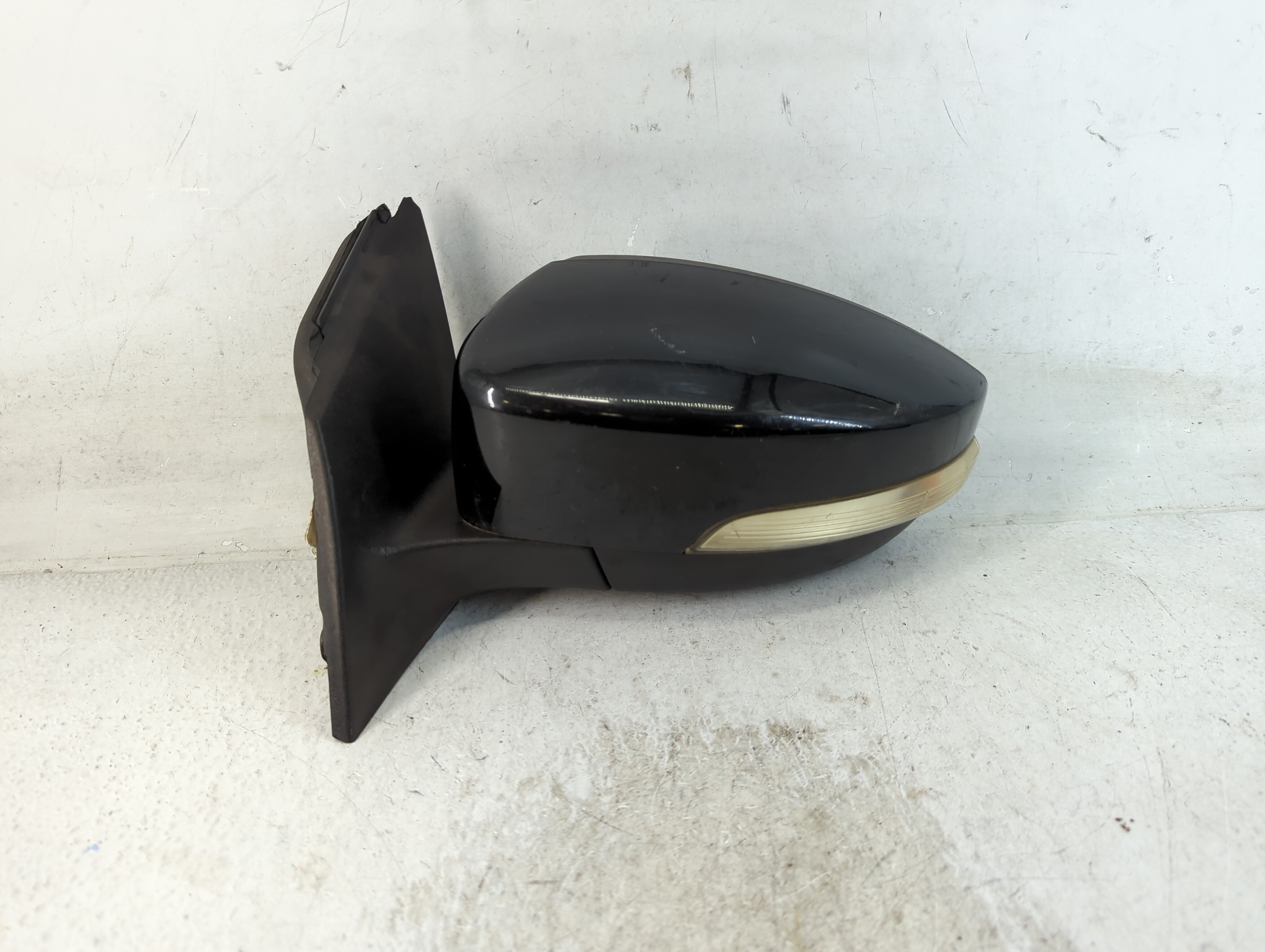 2012-2014 Ford Focus Driver Left Side View Power Door Mirror Black 804390 - Oemusedautoparts1.com