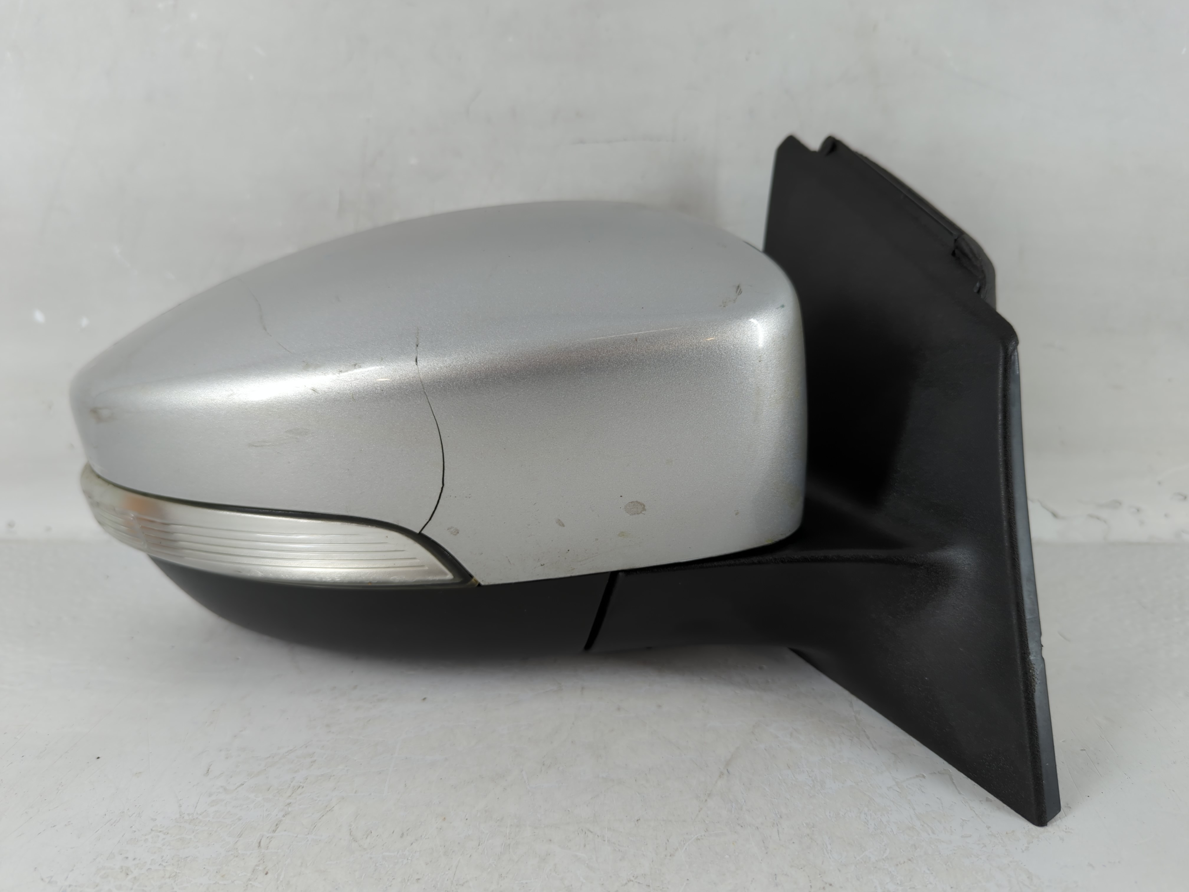 2015-2018 Ford Focus Passenger Right Side View Power Door Mirror Grey 804408 - Oemusedautoparts1.com