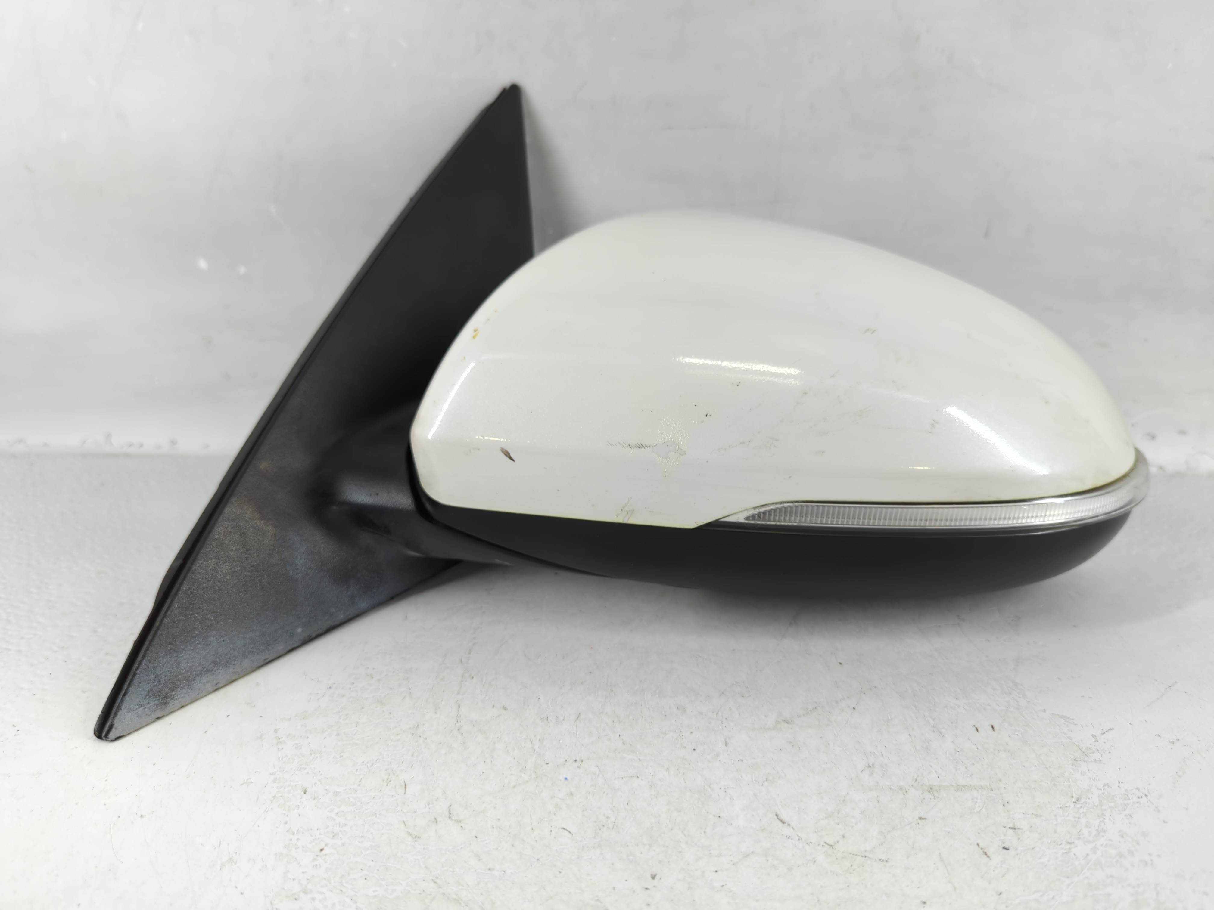 2016-2018 Kia Optima Driver Left Side View Power Door Mirror White 804421 - Oemusedautoparts1.com