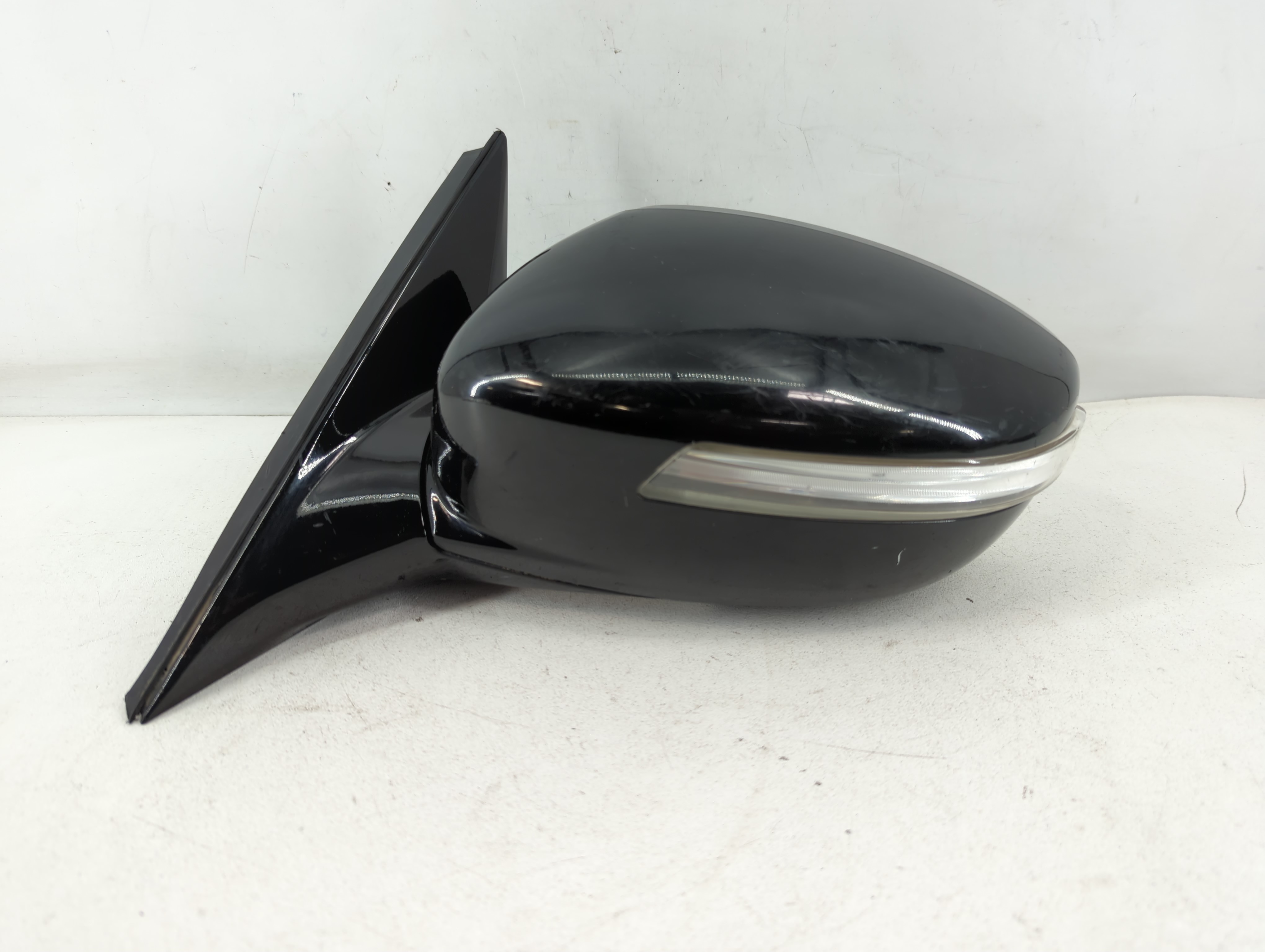 2009-2014 Hyundai Genesis Driver Left Side View Power Door Mirror Black 804489 - Oemusedautoparts1.com
