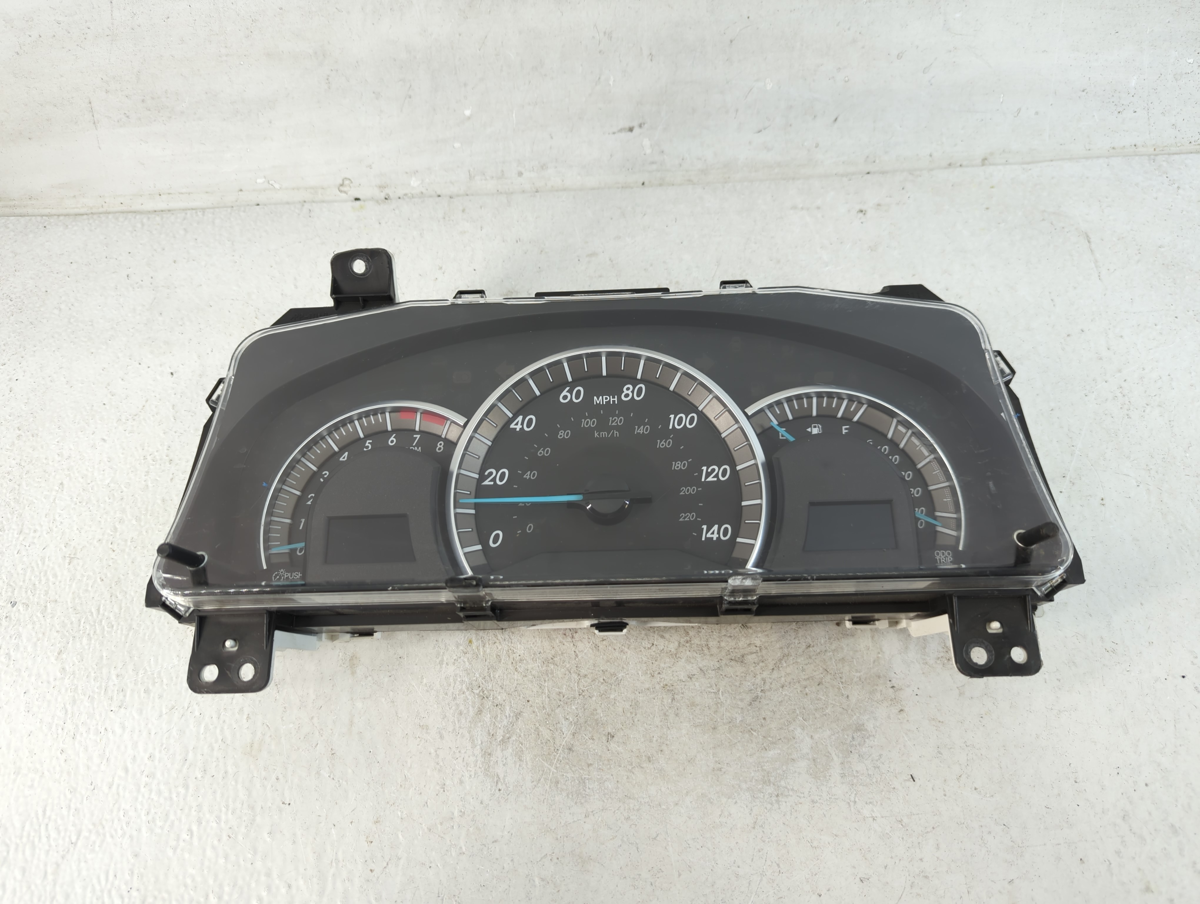 2013-2014 Toyota Camry Speedometer Instrument Cluster Gauges 804523 - Oemusedautoparts1.com