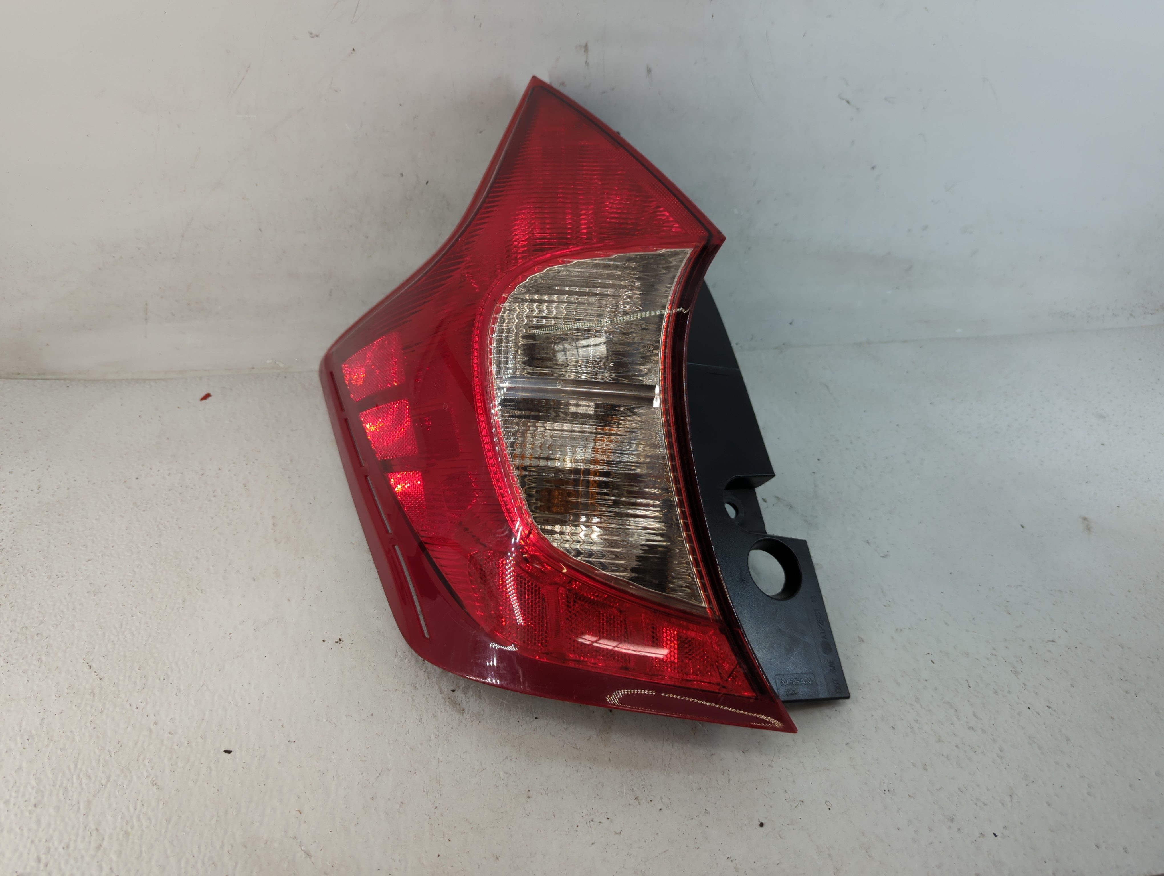 2014-2019 Nissan Versa Note Driver Left Side Tail Light Taillight Oem 804578 - Oemusedautoparts1.com