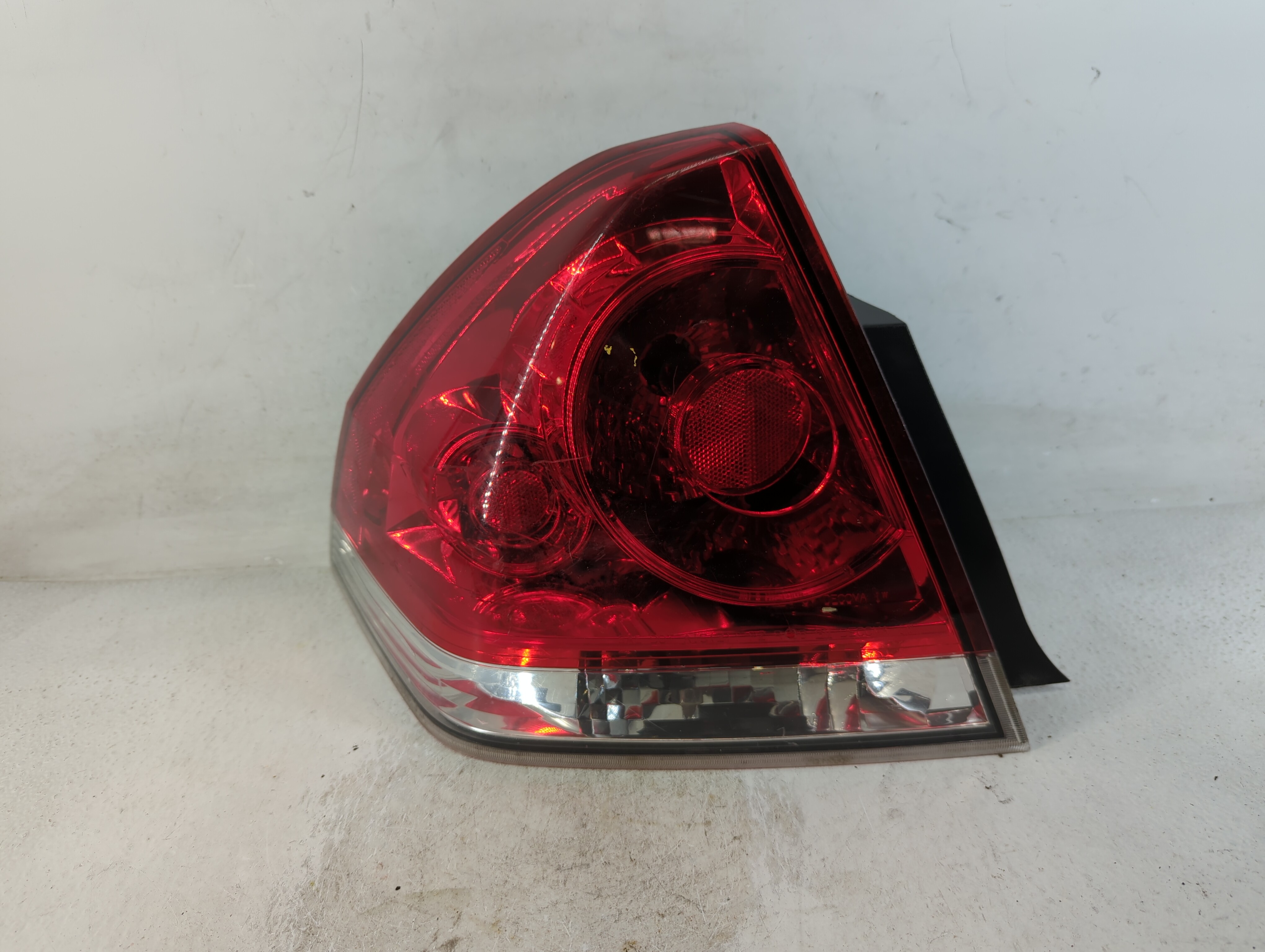 2006-2016 Chevrolet Impala Driver Left Side Tail Light Taillight Oem 804599 - Oemusedautoparts1.com