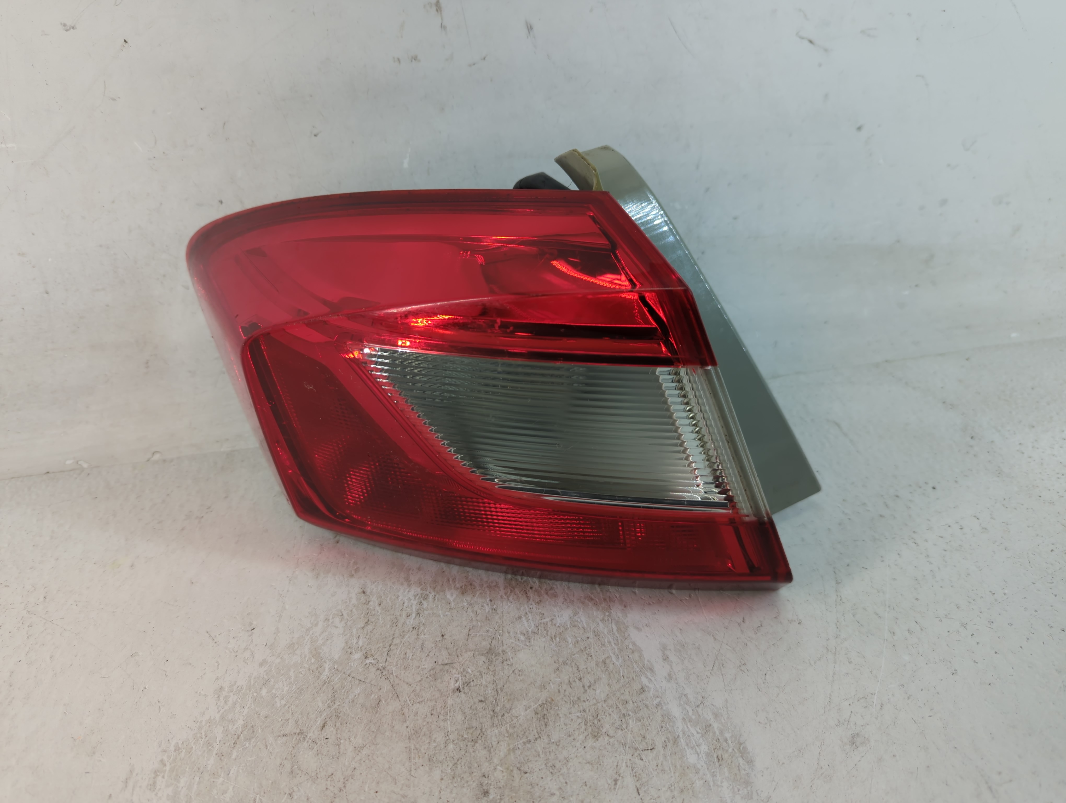2016-2016 Chevrolet Cruze Driver Left Side Tail Light Taillight Oem 804613 - Oemusedautoparts1.com