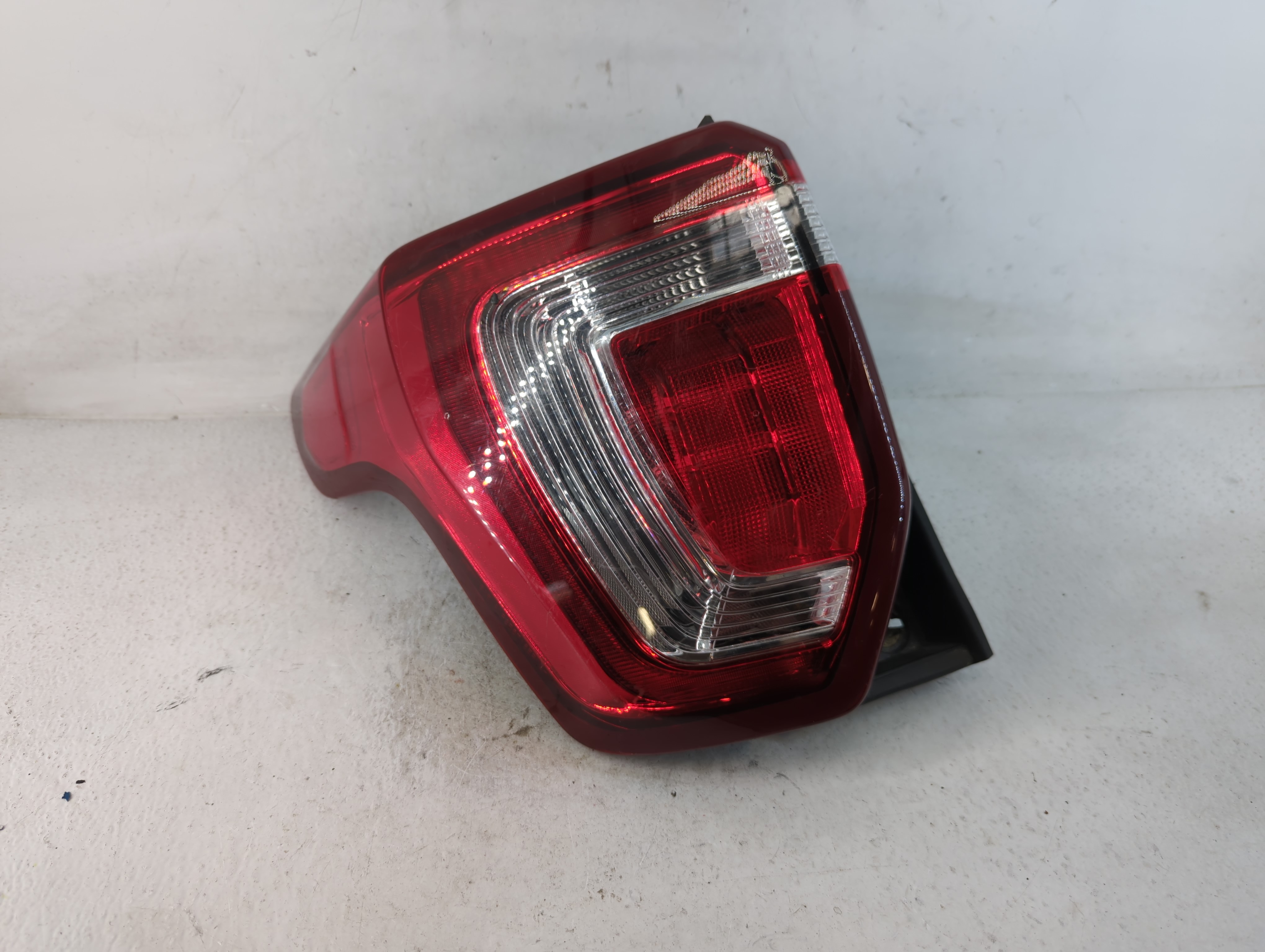 Picture of 2017 Ford Explorer Driver Left Side Tail Light Taillight Oem 804656