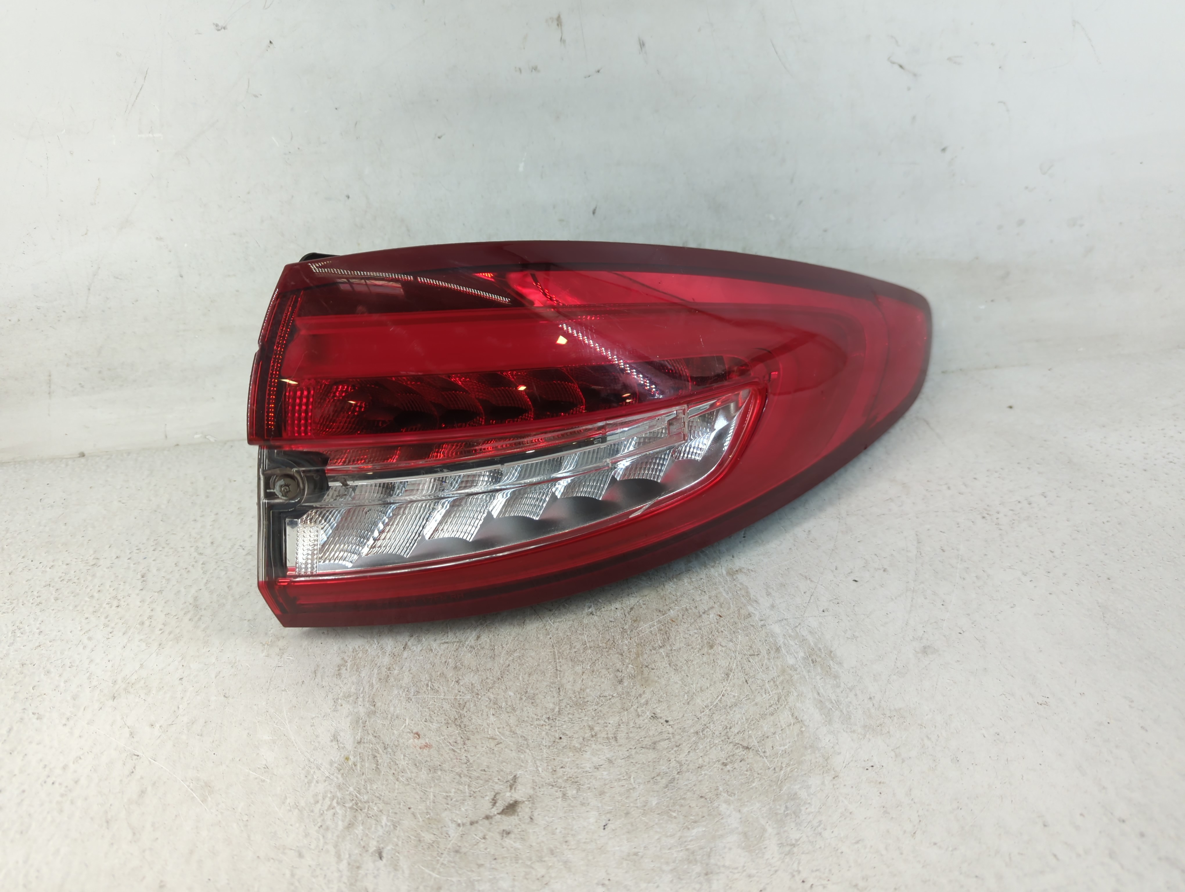 2017-2020 Ford Fusion Passenger Right Side Tail Light Taillight Oem 804659 - Oemusedautoparts1.com