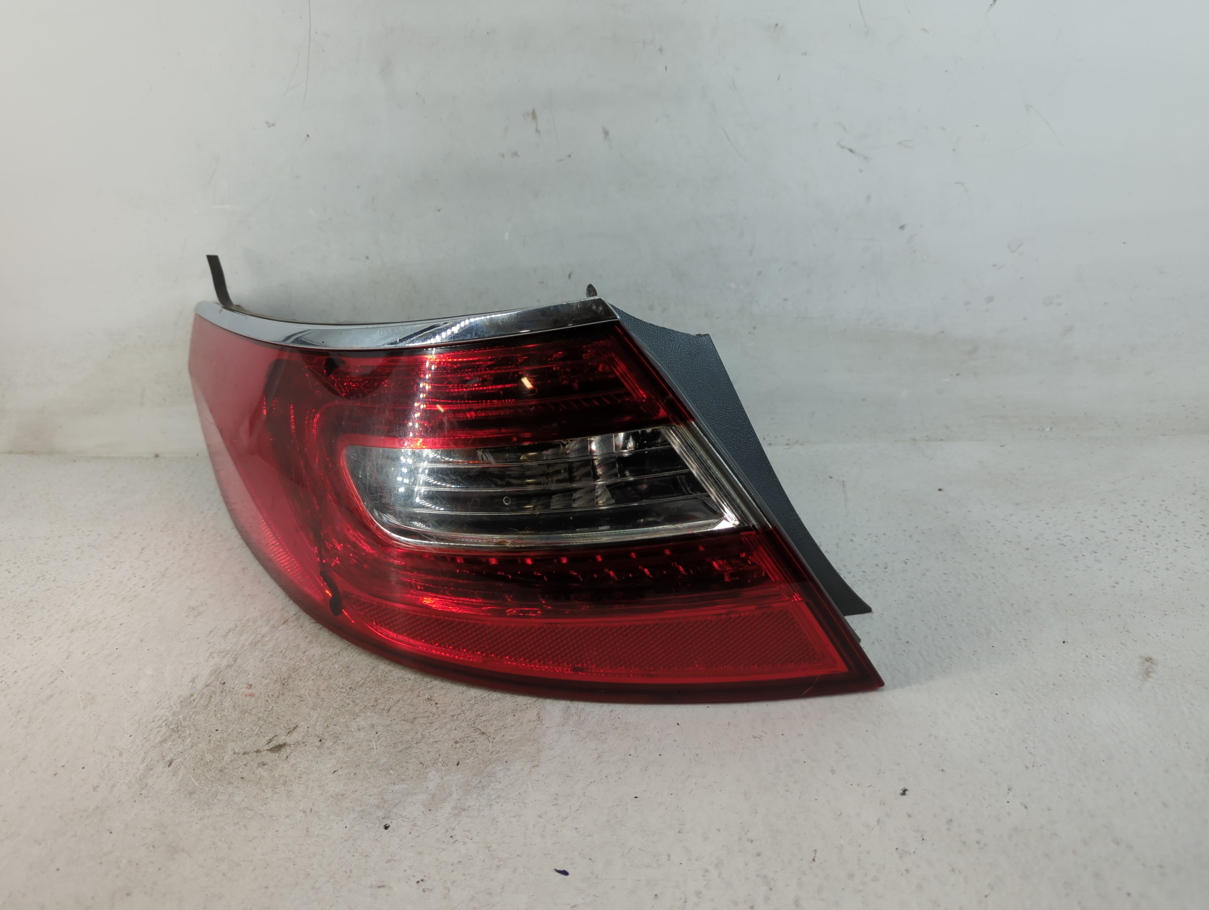 2012-2017 Hyundai Azera Driver Left Side Tail Light Taillight Oem 804668 - Oemusedautoparts1.com