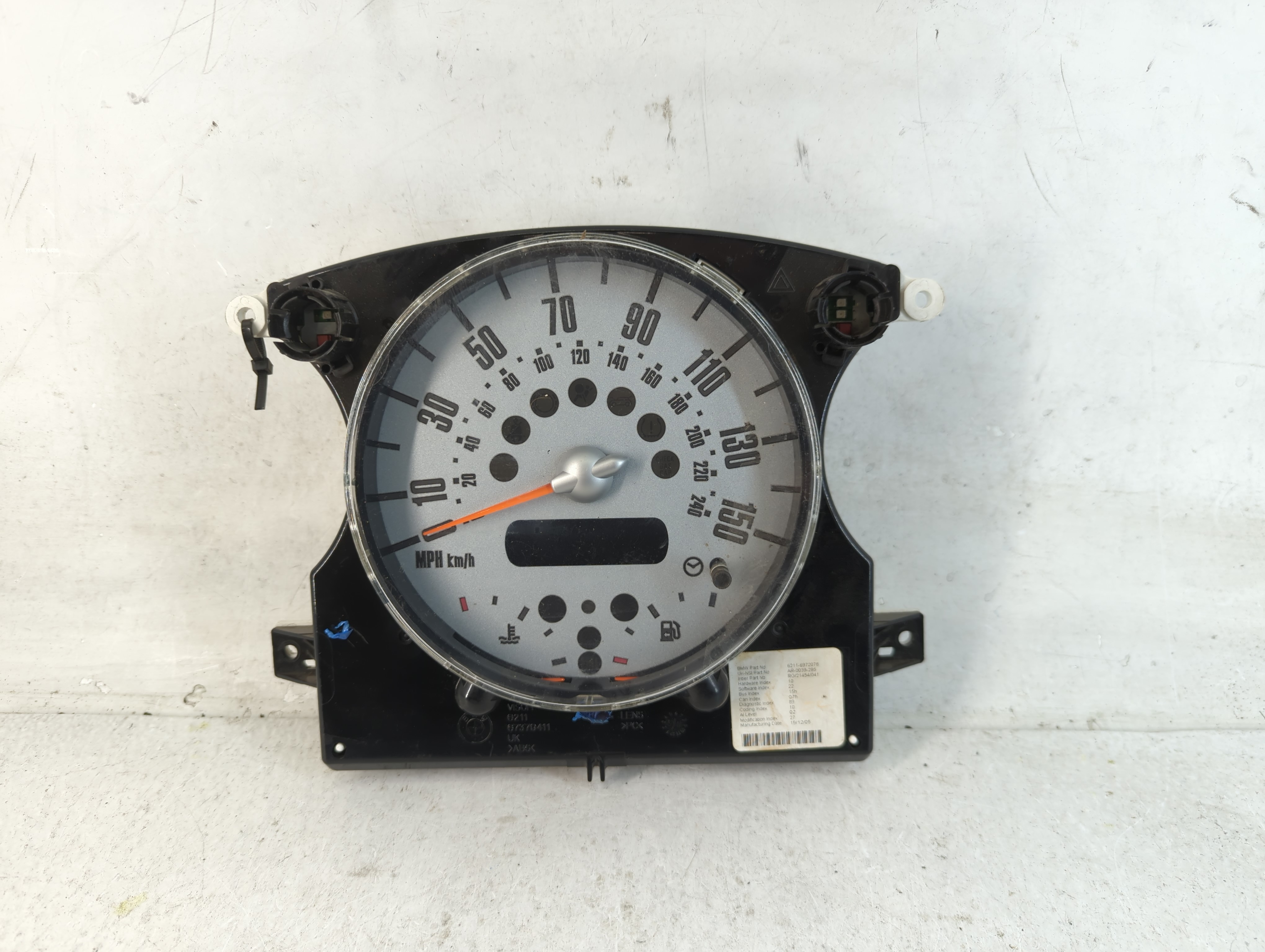 Picture of 2006 Mini Cooper Speedometer Instrument Cluster Gauges 6211-6972078 804702