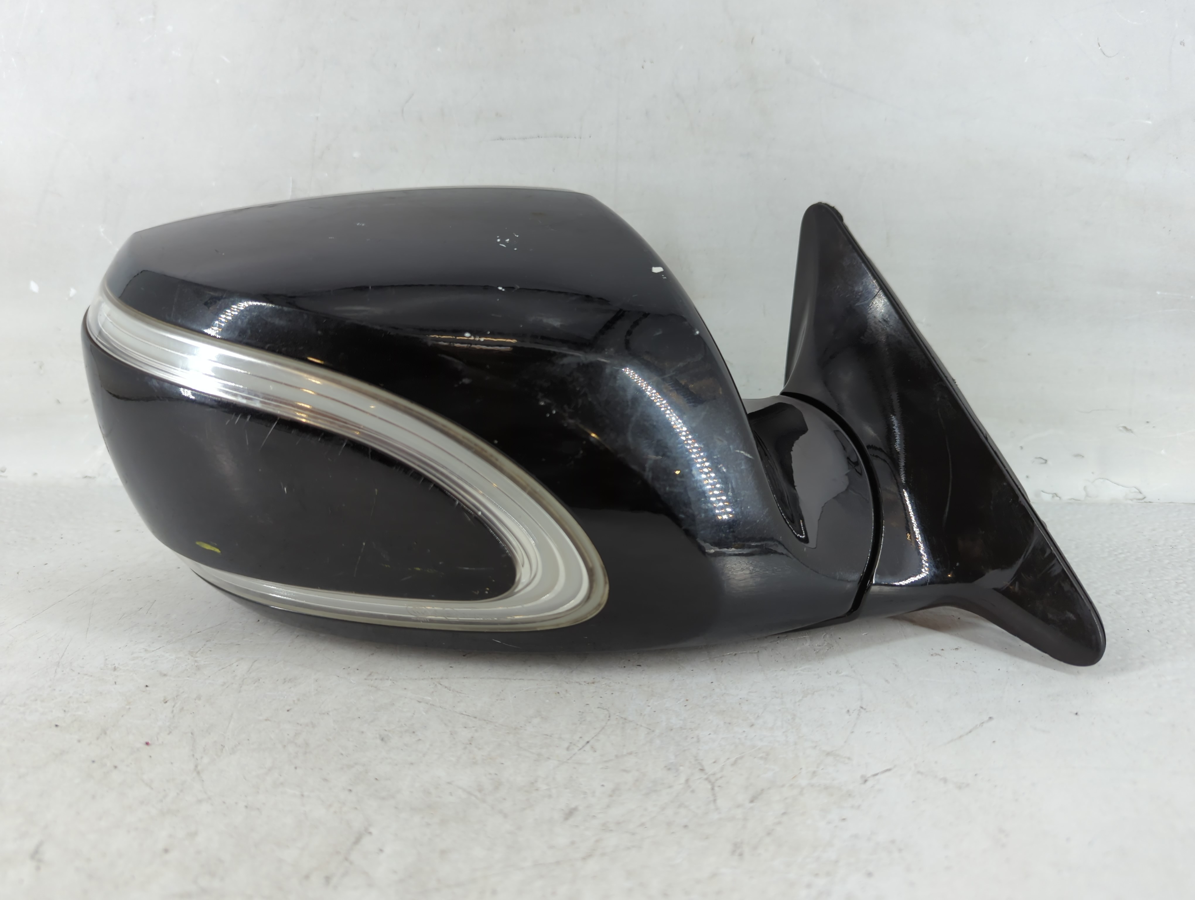 Picture of 2014 Kia K900 Driver Left Side View Power Door Mirror Black 804747