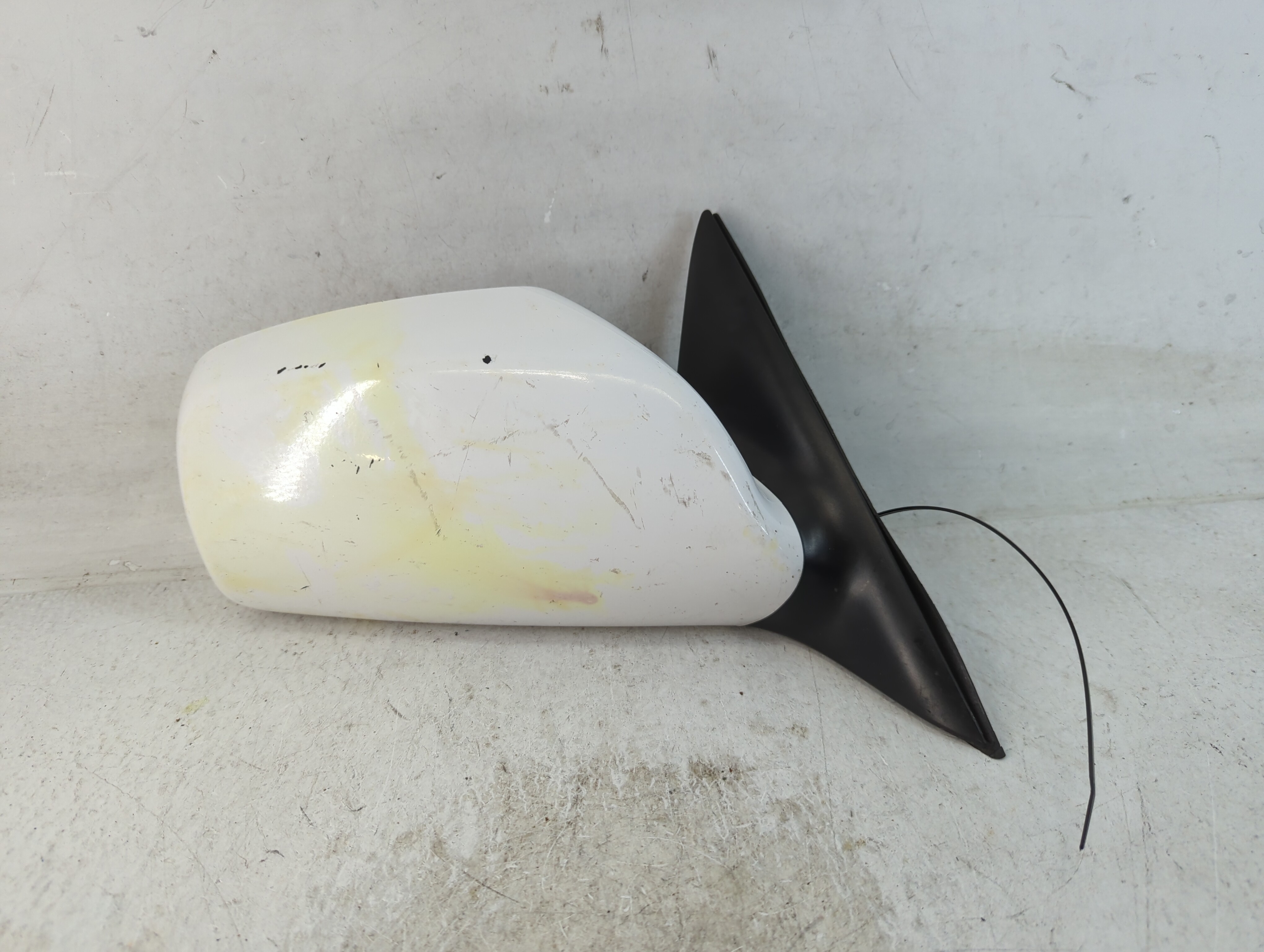 2007-2011 Toyota Camry Passenger Right Side View Power Door Mirror White 804846 - Oemusedautoparts1.com