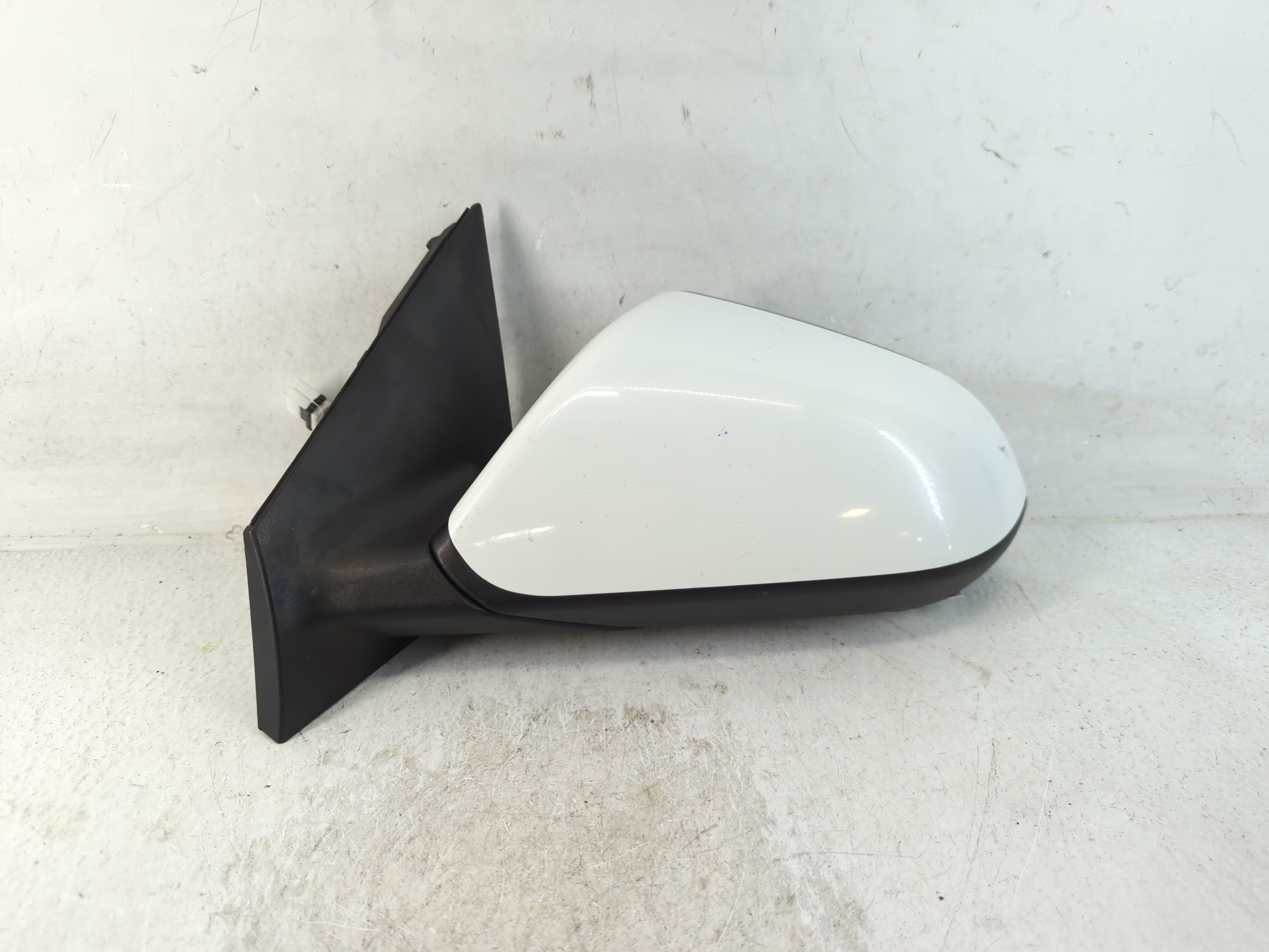 2015-2017 Hyundai Sonata Driver Left Side View Power Door Mirror White 804937 - Oemusedautoparts1.com