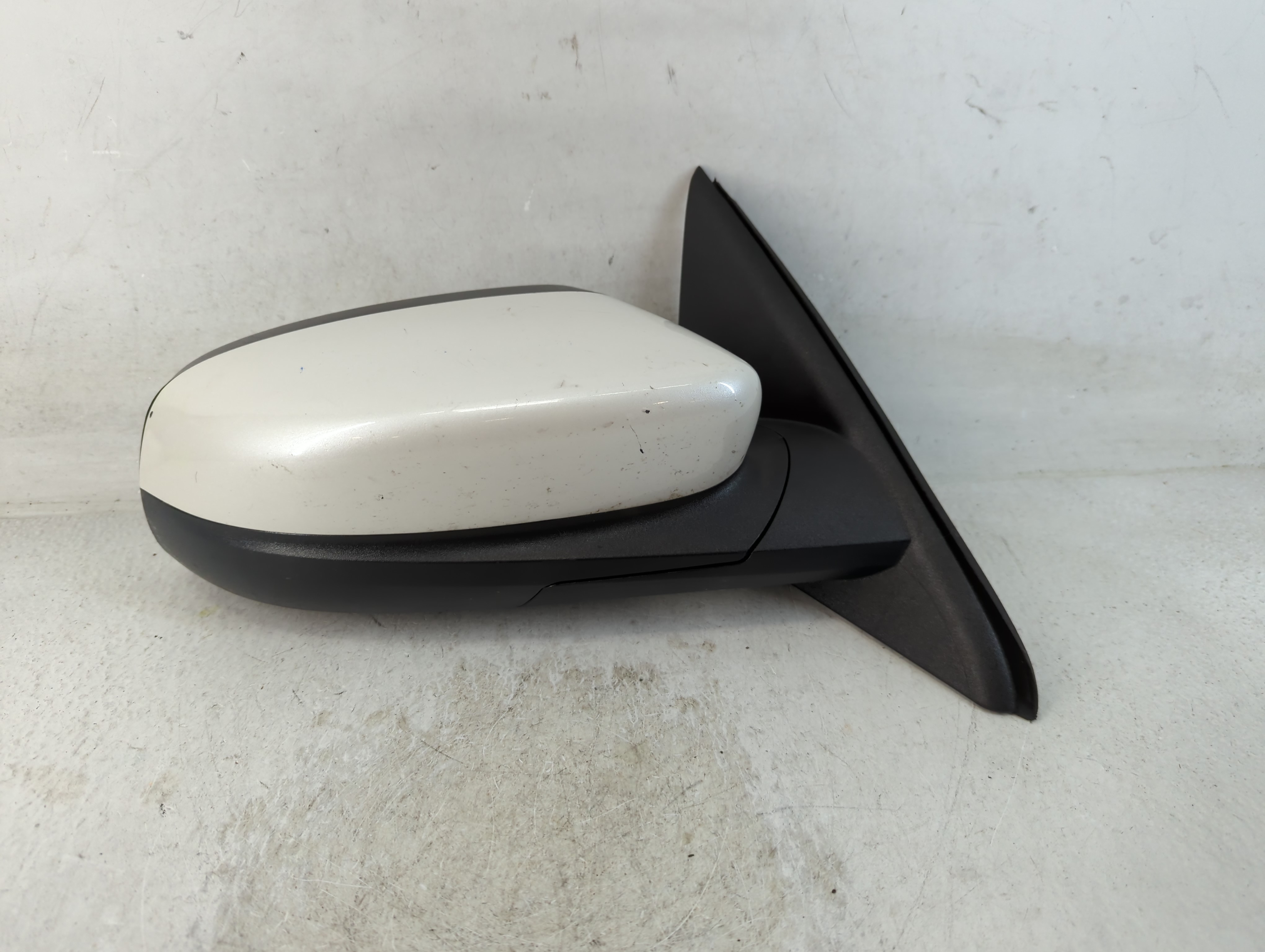 2010-2019 Ford Taurus Passenger Right Side View Power Door Mirror 804952 - Oemusedautoparts1.com