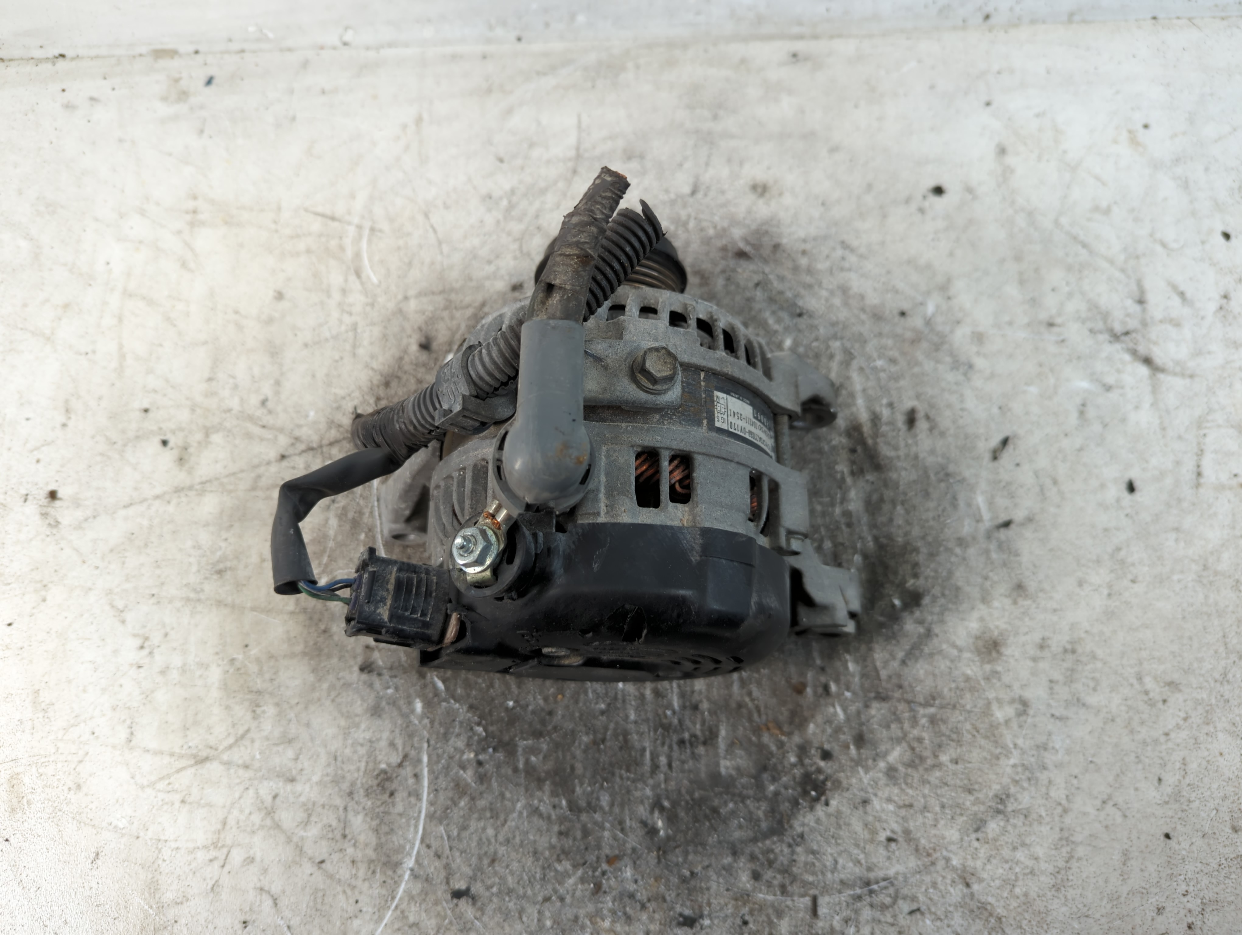 Picture of 2013-2018 Toyota Rav4 Alternator Generator Charging Assembly Engine Oem 805542