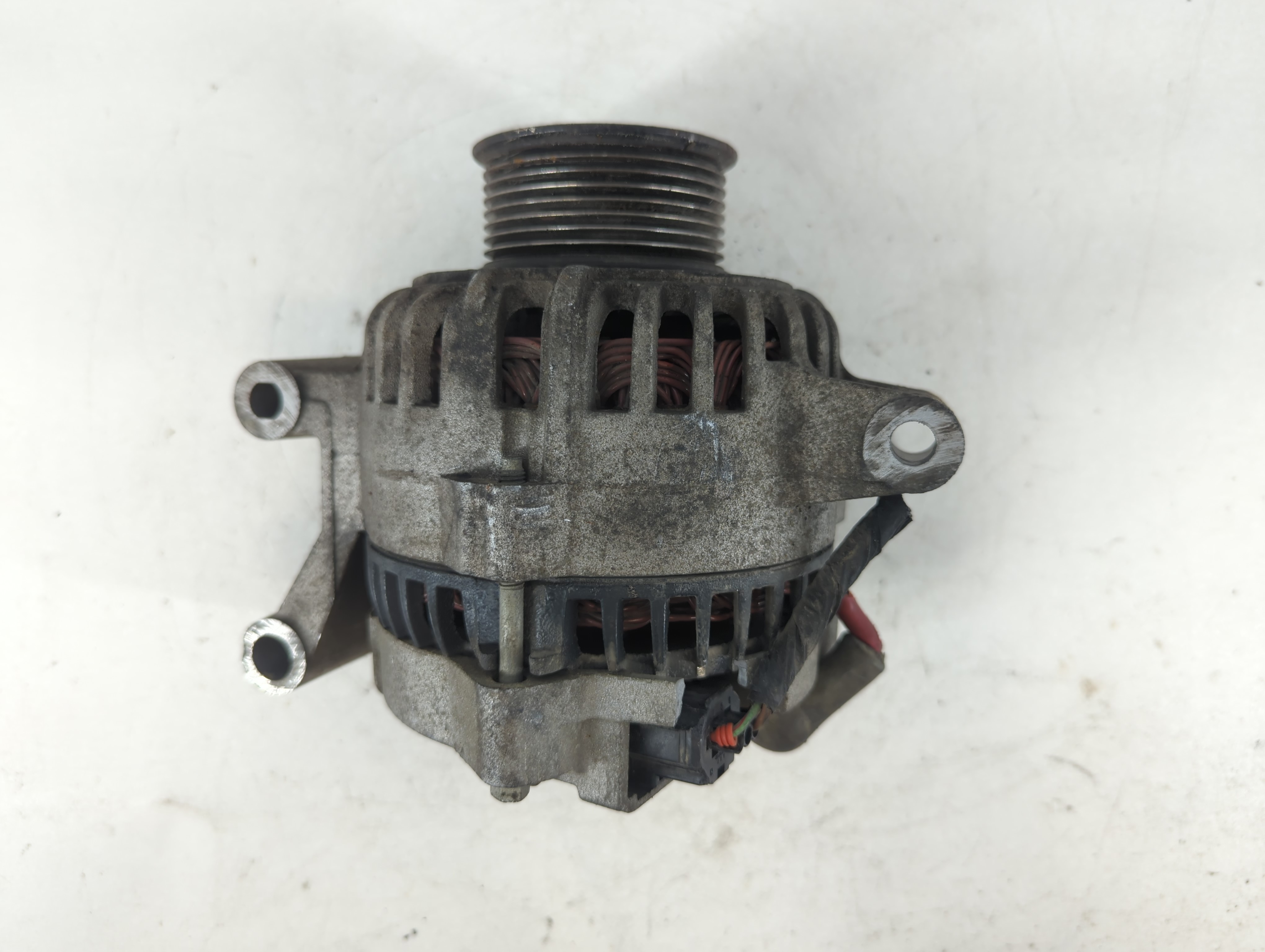 Picture of 2006 Ford F-350 Super Duty Alternator Generator Charging Assembly Engine Oem 805621