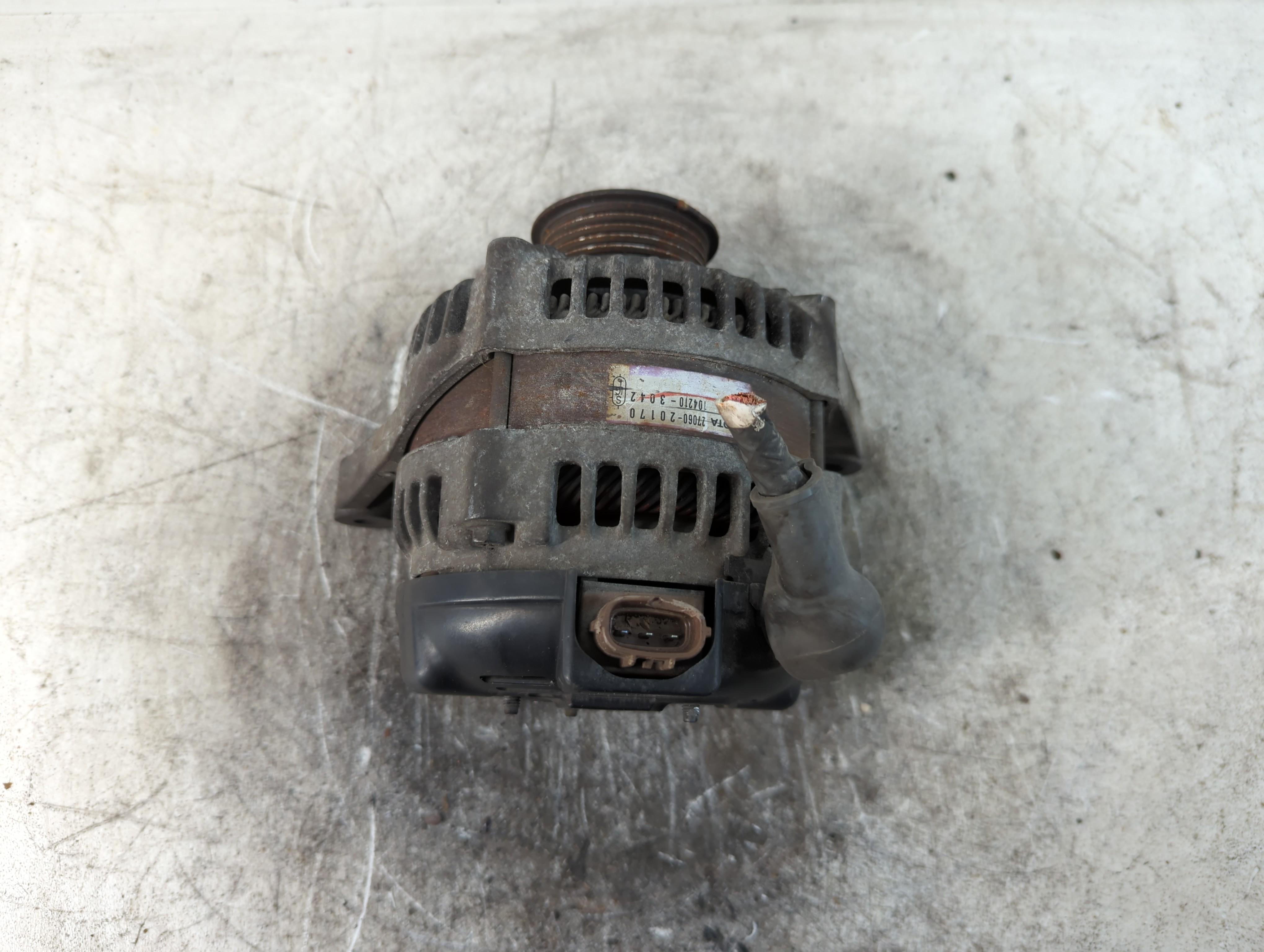 Picture of 2001 Toyota Highlander Alternator Generator Charging Assembly Engine Oem 805648