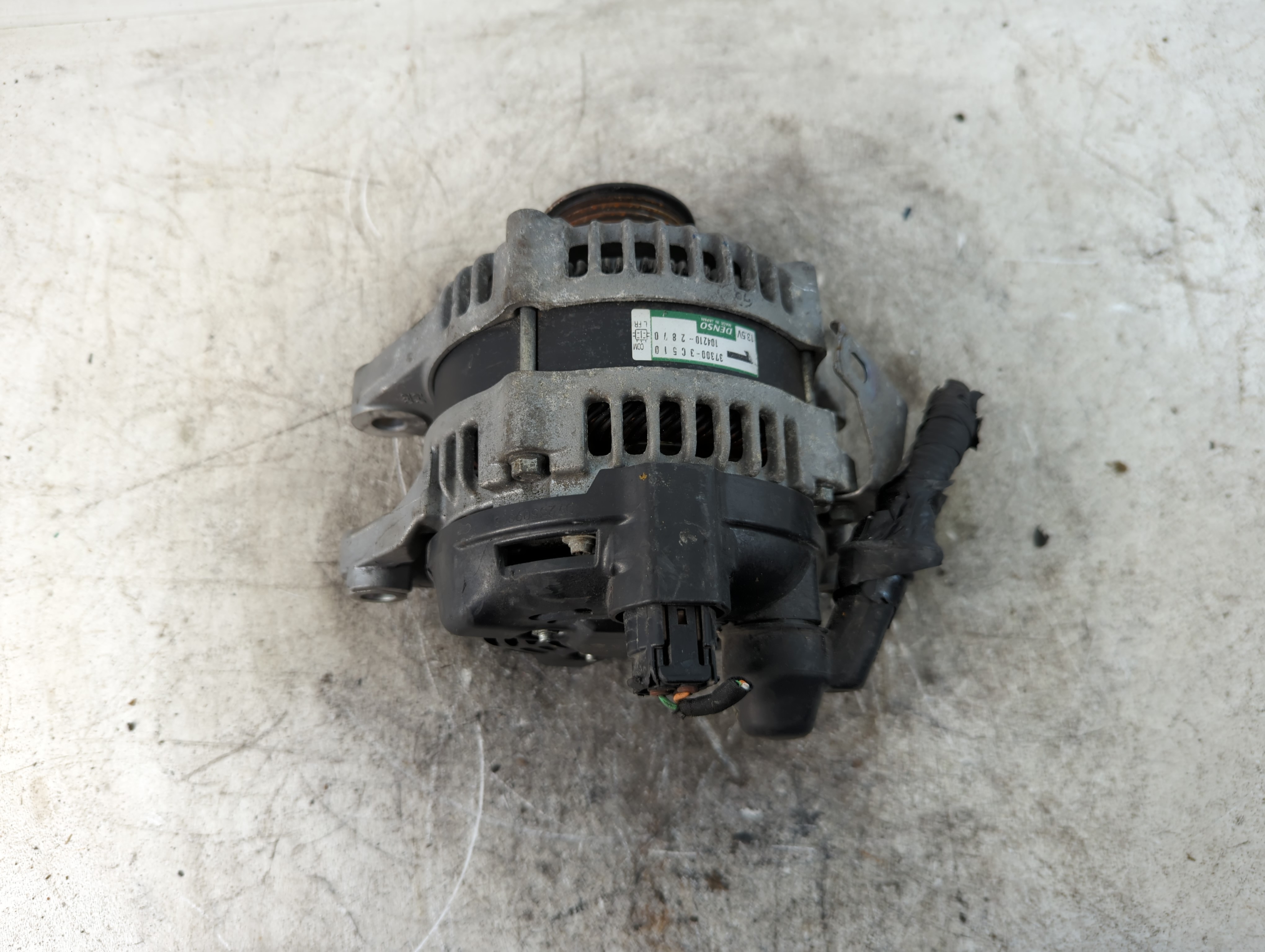 Picture of 2011-2018 Kia Sedona Alternator Generator Charging Assembly Engine Oem 805651