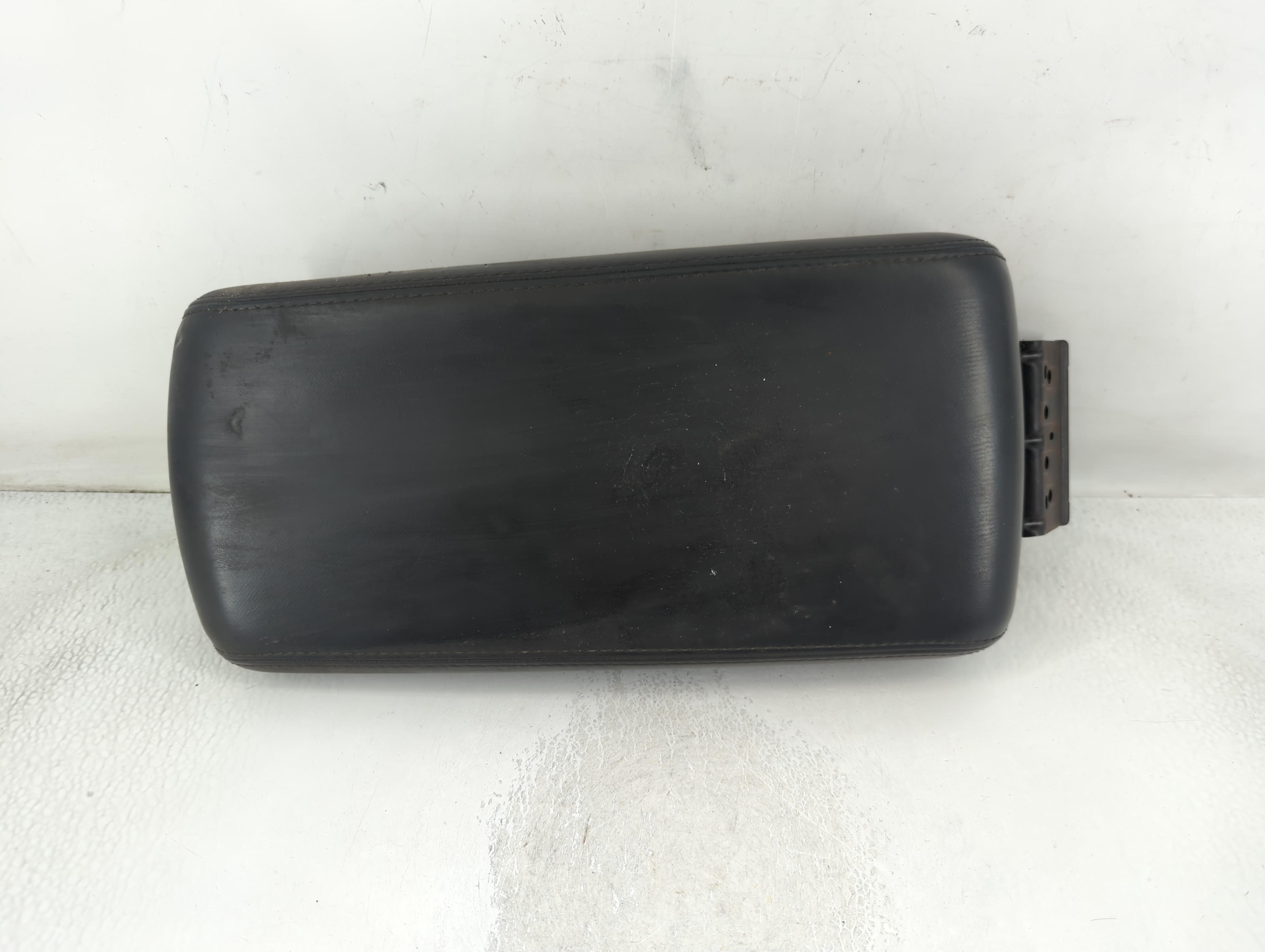 Picture of 2008-2010 Dodge Charger Center Console Armrest Cover Lid 805737