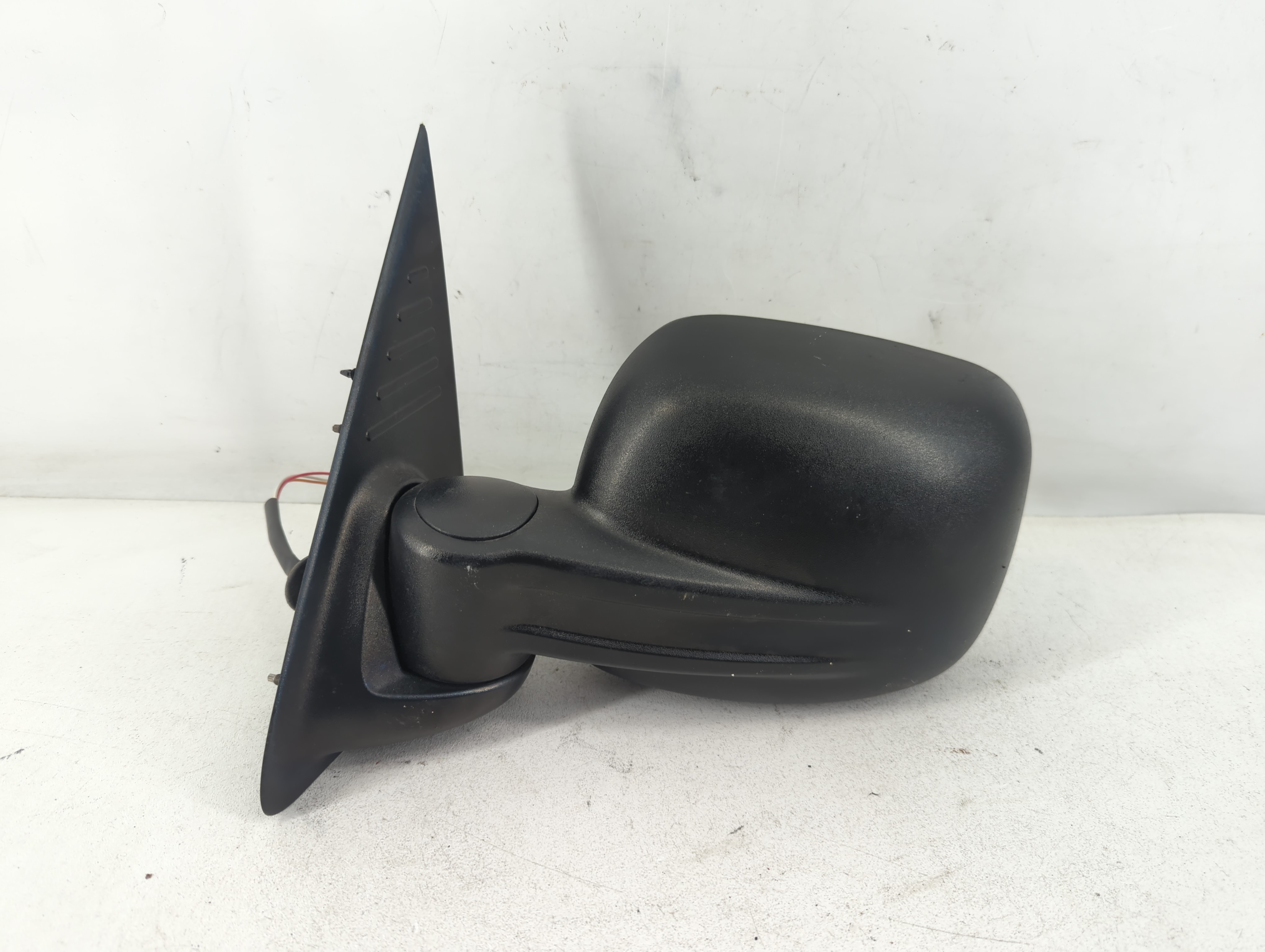 2002-2007 Jeep Liberty Driver Left Side View Power Door Mirror Black 805974 - Oemusedautoparts1.com