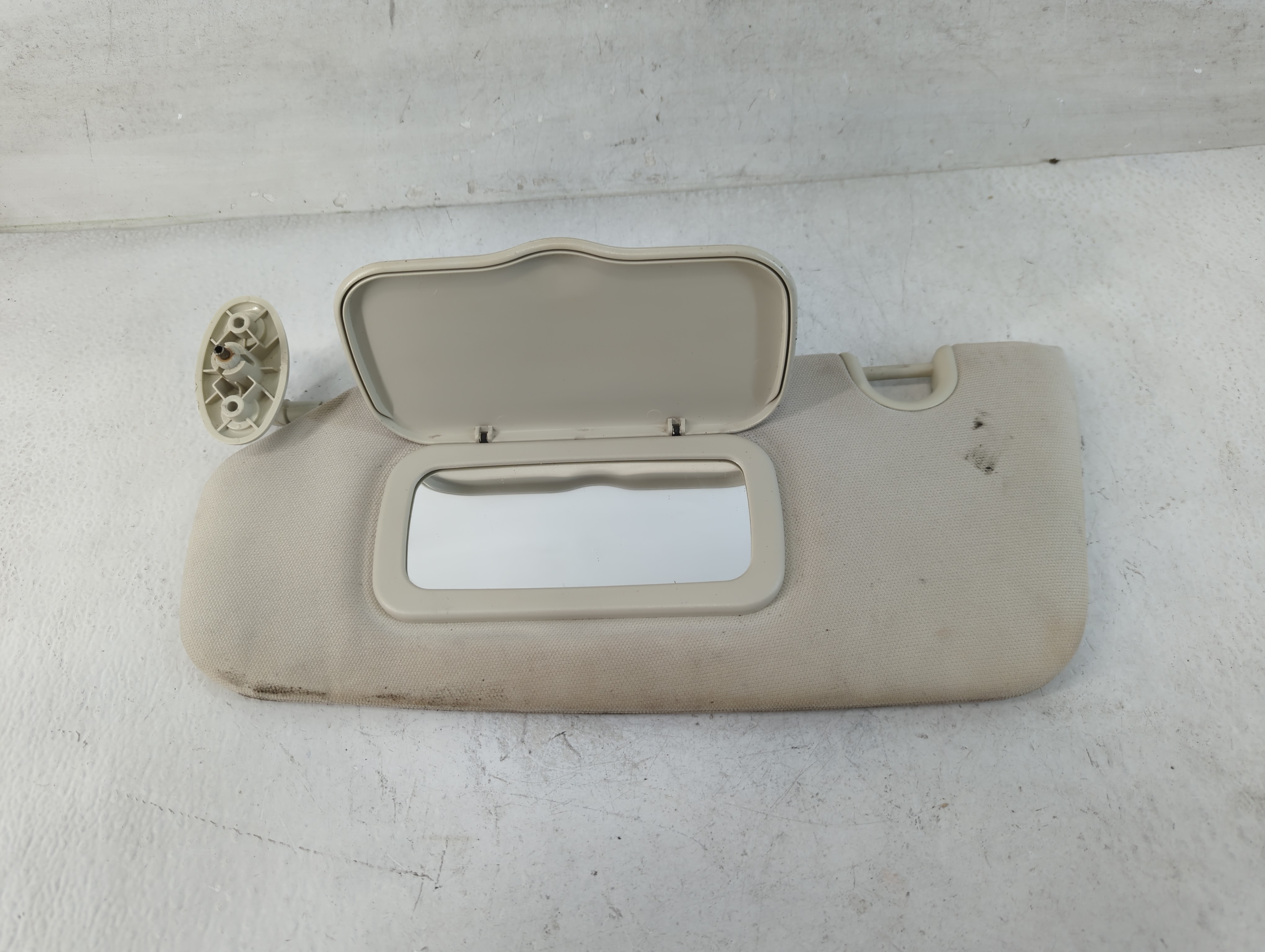 Picture of 2007-2009 Jeep Patriot Driver Sun Visor Mirror Left Sunvisor 806044
