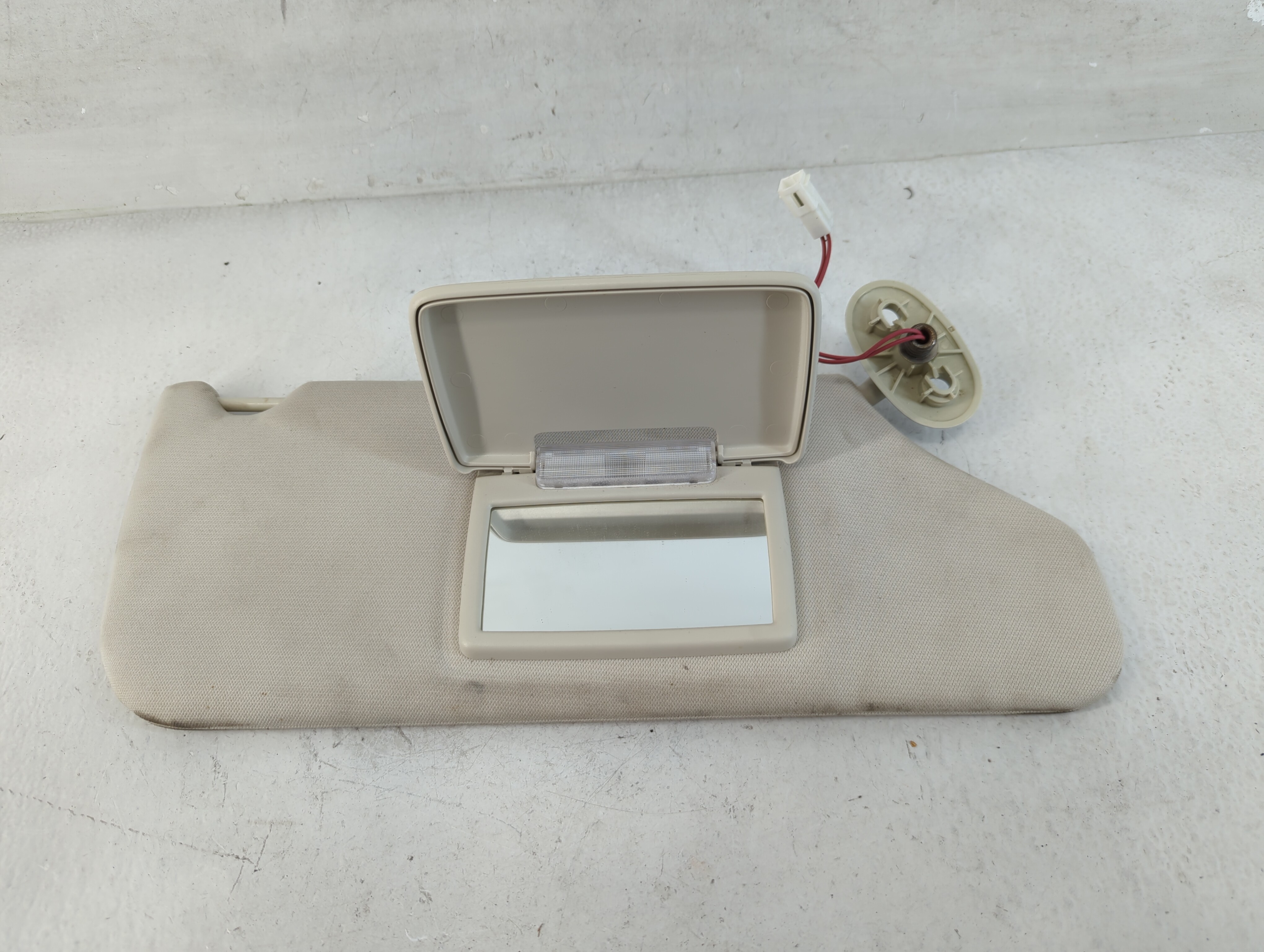 Picture of 2008-2012 Jeep Liberty Passenger Sun Visor Mirror Right Sunvisor 806173