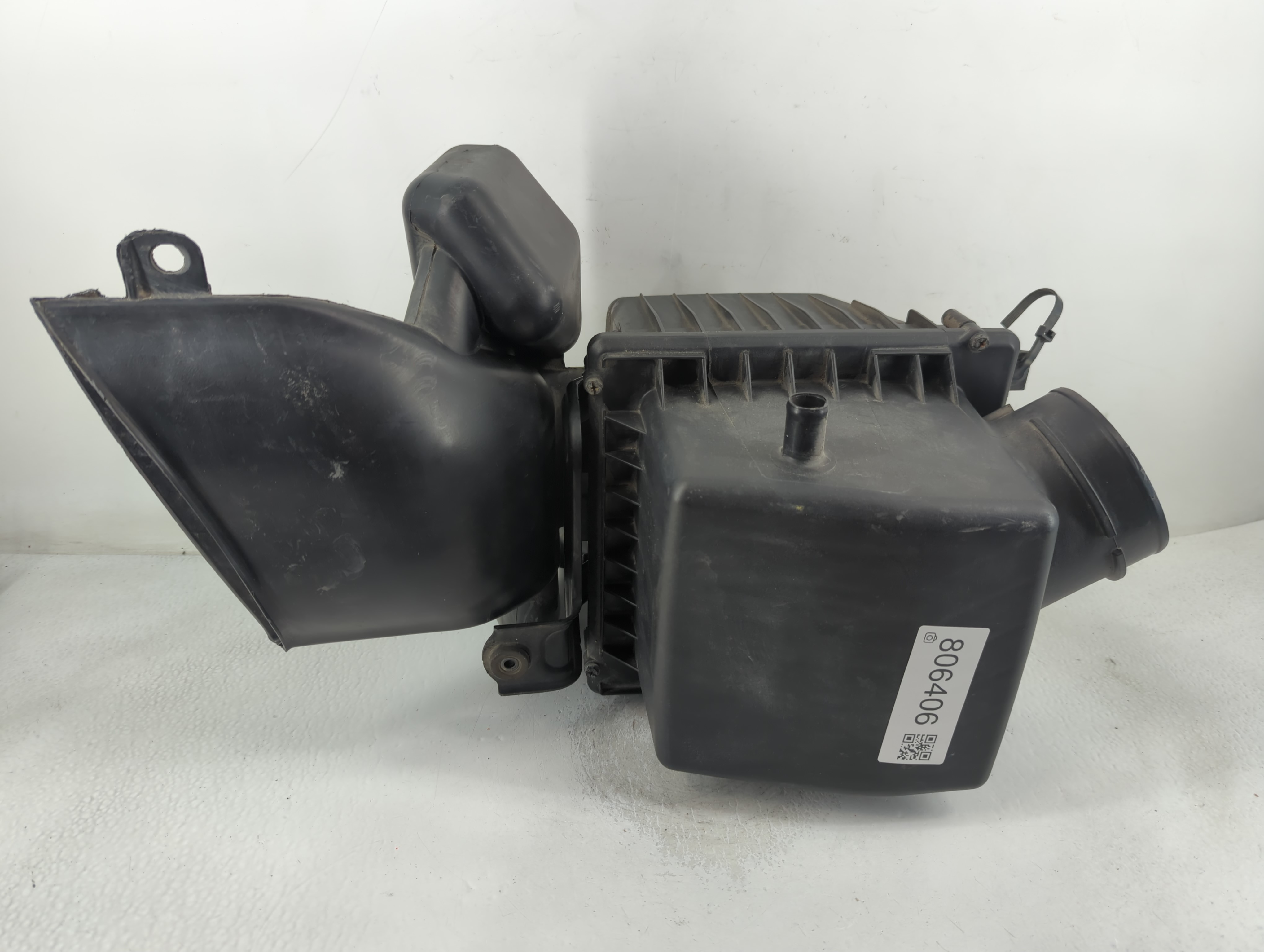2013 Chrysler 200 Engine Cover 806406 - Oemusedautoparts1.com