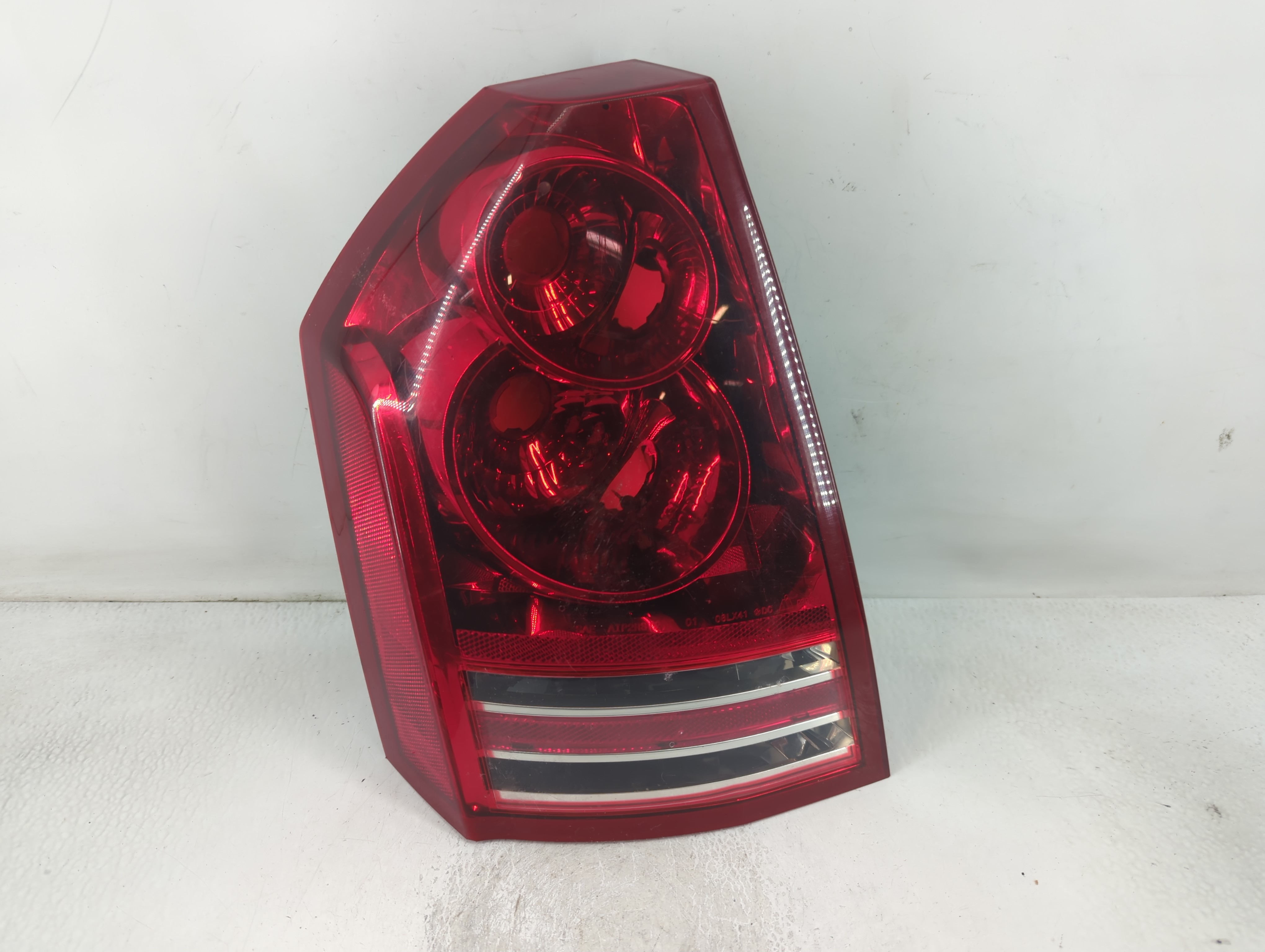 Picture of 2008-2010 Chrysler 300 Driver Left Side Tail Light Taillight Oem 806428