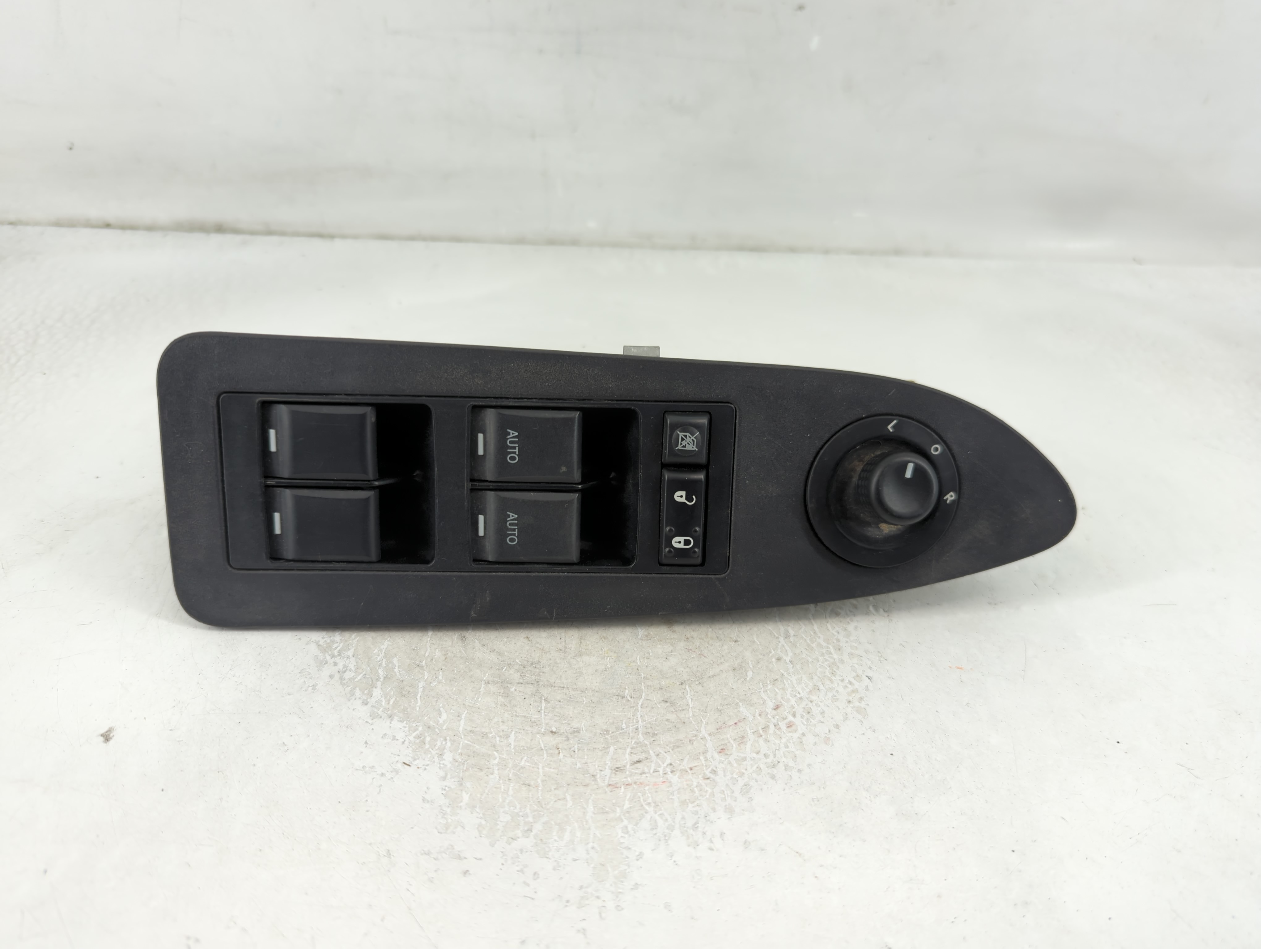 2005-2010 Chrysler 300 Driver Left Door Master Power Window Switch 806442 - Oemusedautoparts1.com