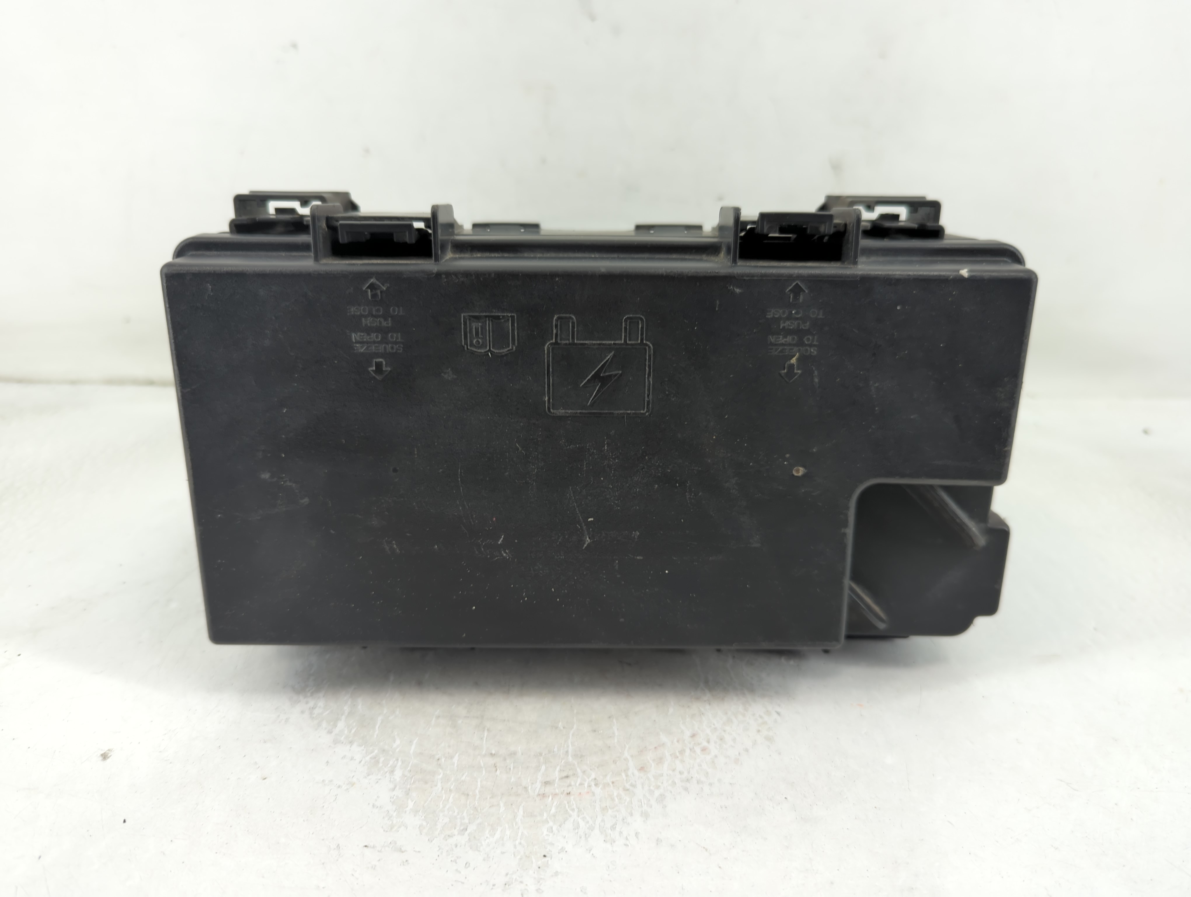 Picture of 2015-2020 Dodge Grand Caravan Fusebox Fuse Box Relay Module Tipm 806574