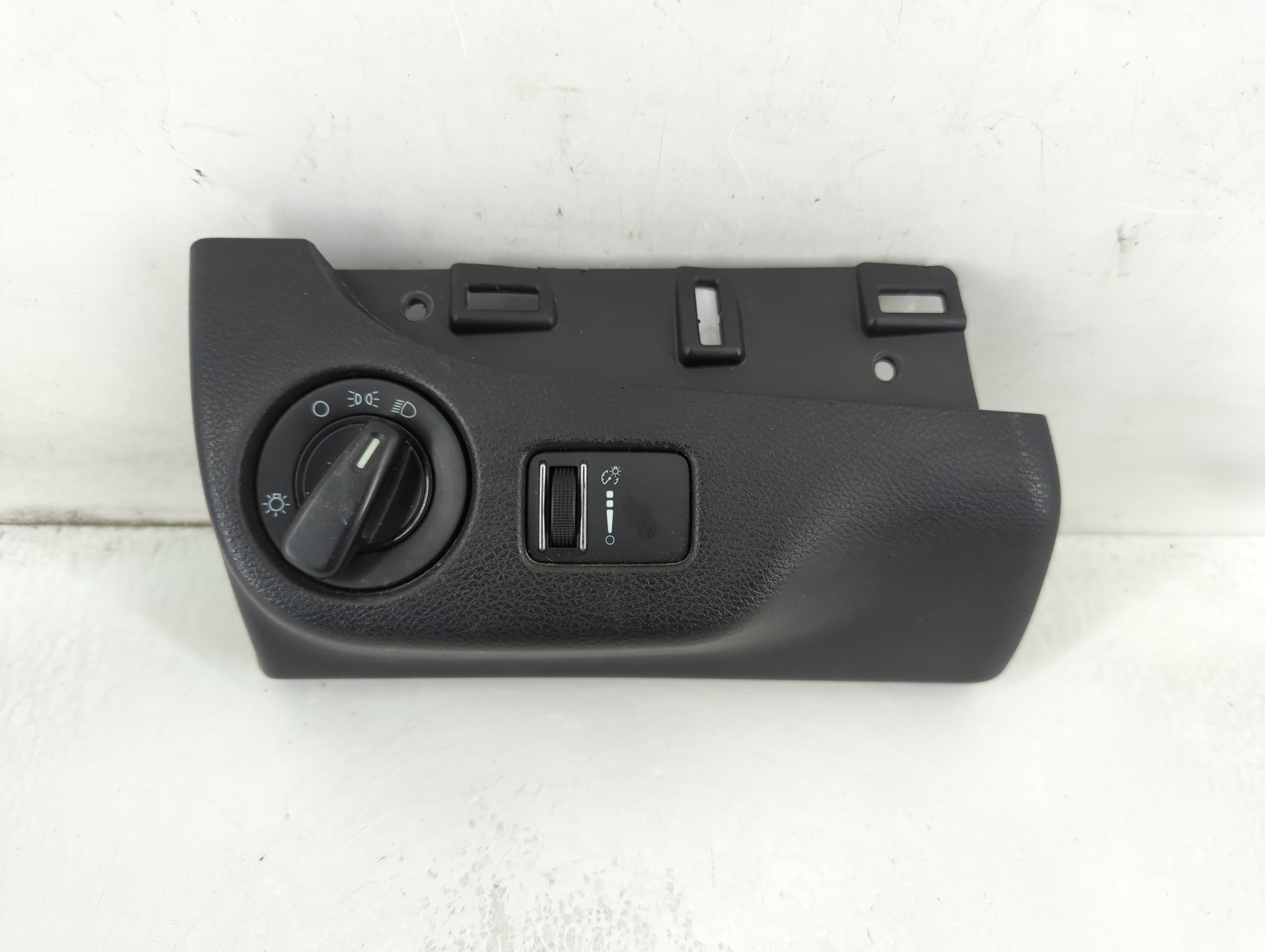 Picture of 2015 Dodge Grand Caravan Headlight Head Light Switch Lamp Control 806593