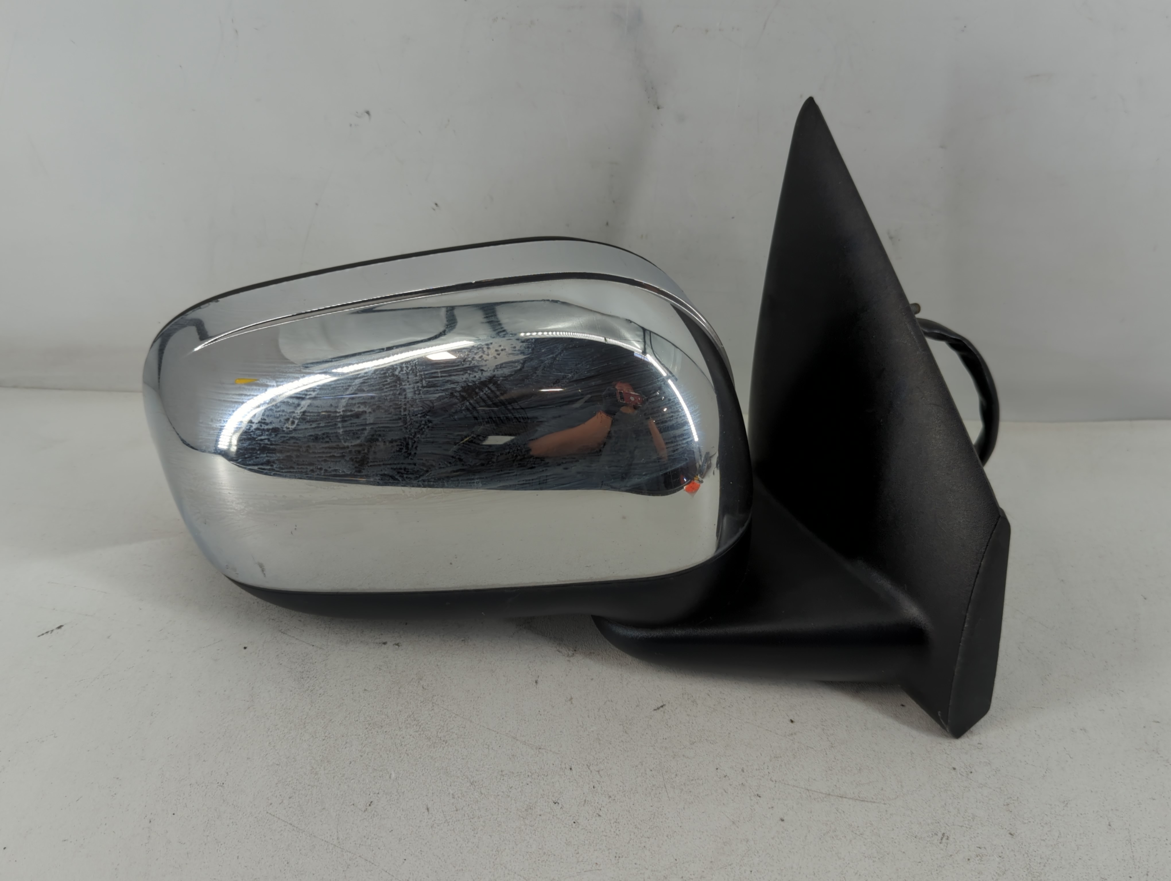 2007-2009 Chrysler Aspen Passenger Right Side View Power Door Mirror 806610 - Oemusedautoparts1.com