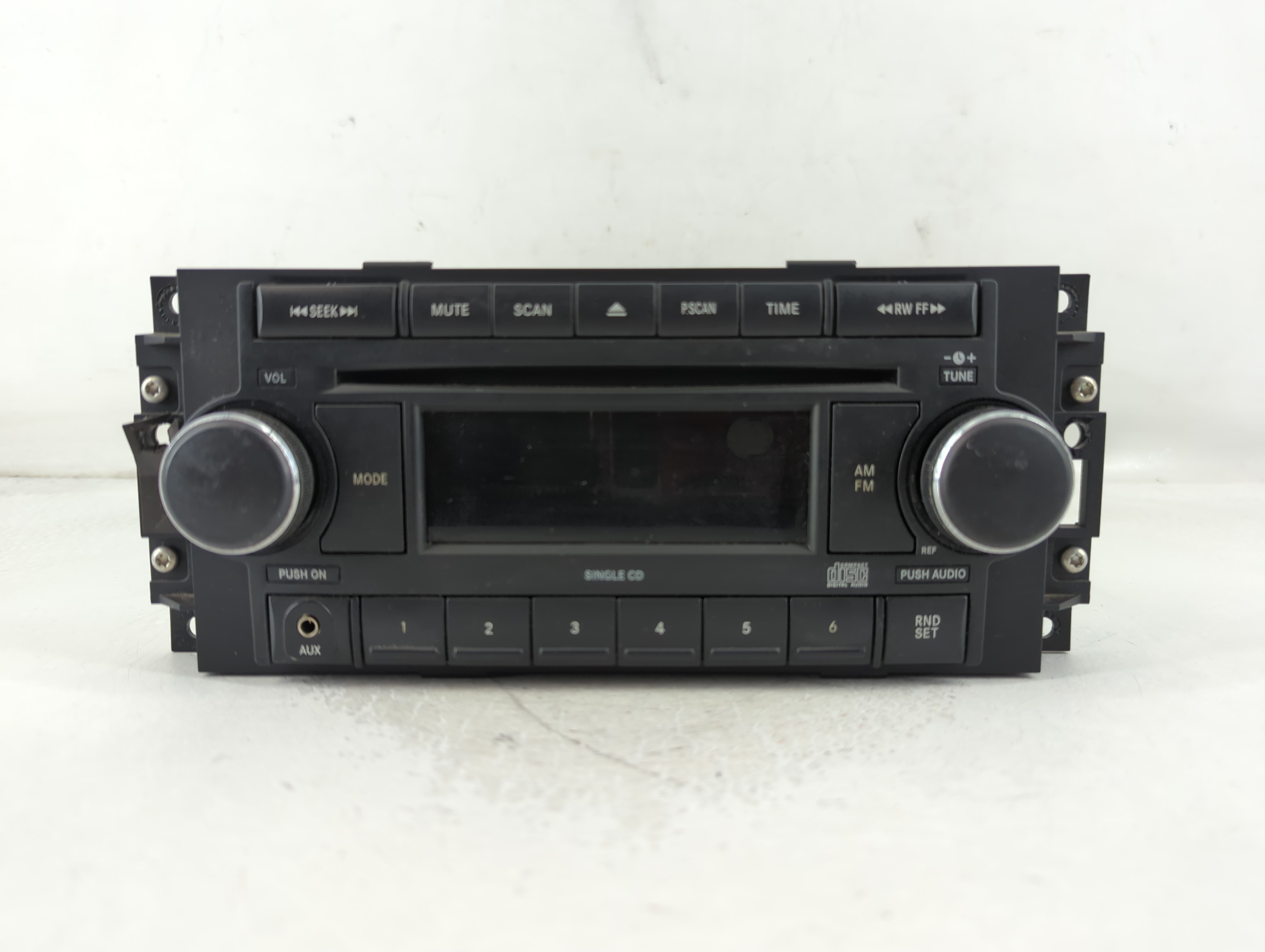 Picture of 2005-2007 Jeep Grand Cherokee Am Fm Cd Player Radio Receiver 806689