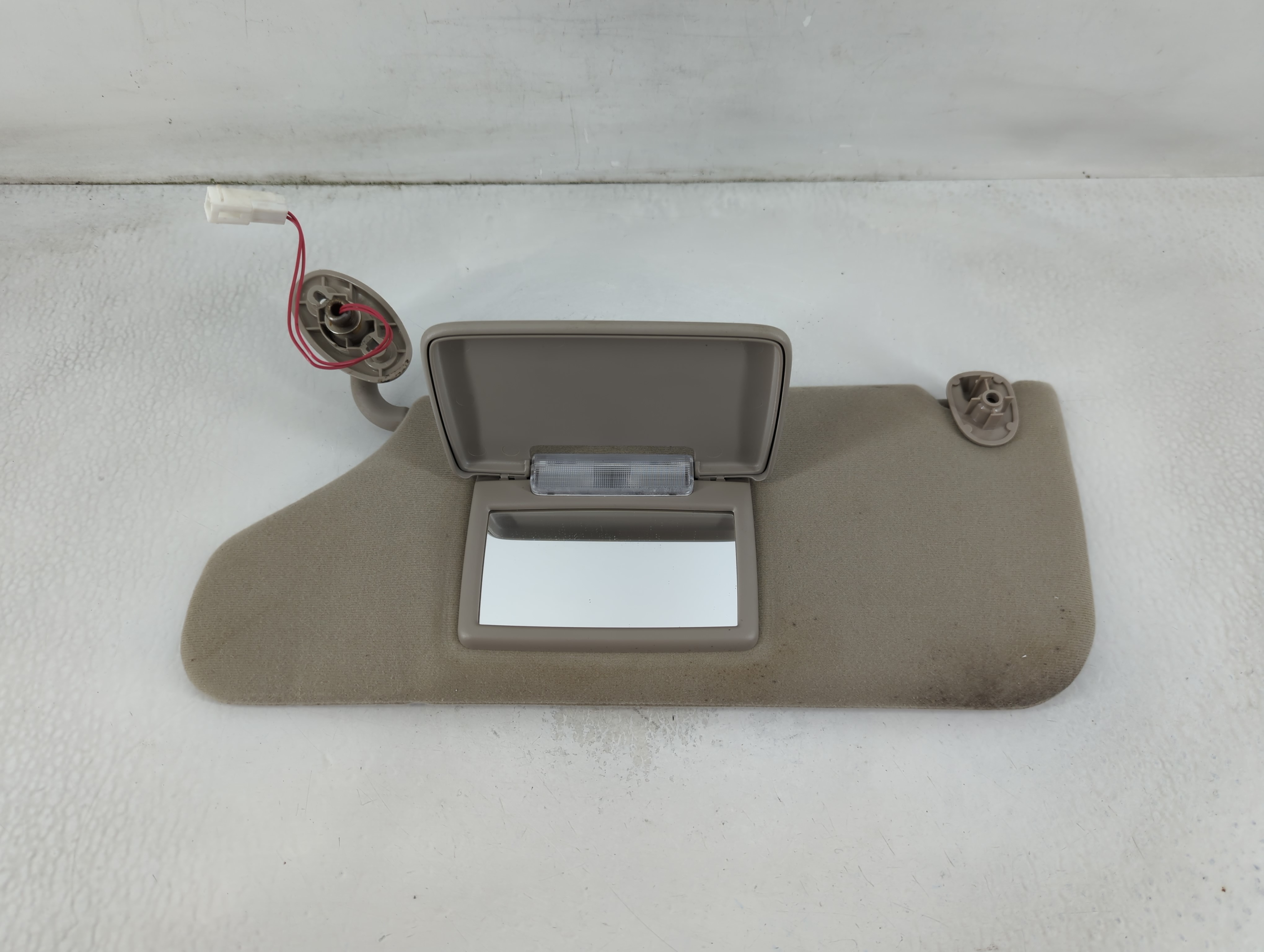 Picture of 2004-2006 Jeep Liberty Driver Sun Visor Mirror Left Sunvisor 806807